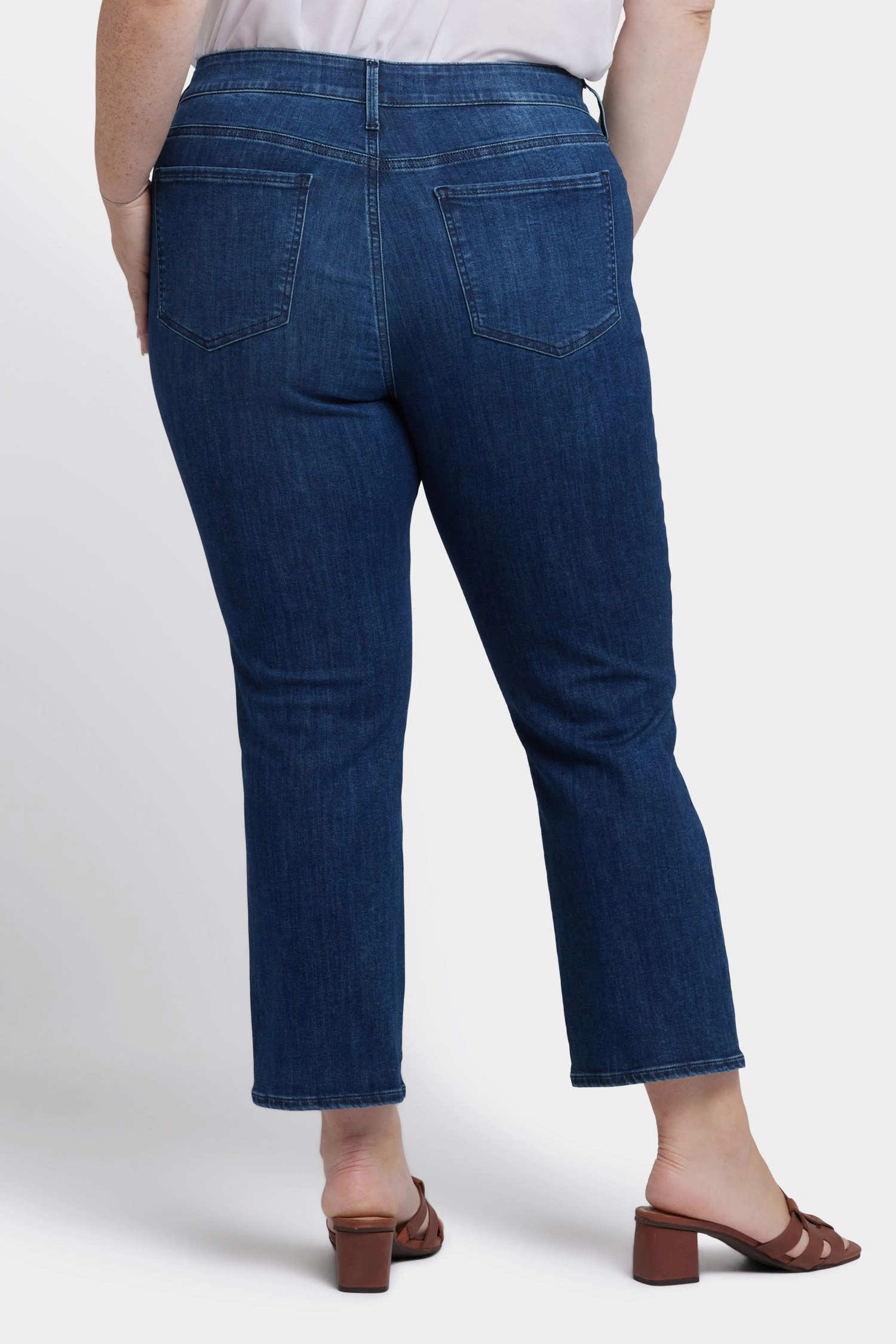 Marilyn Straight Ankle Jeans In Plus Size - Ibiza Blues Quality Basic