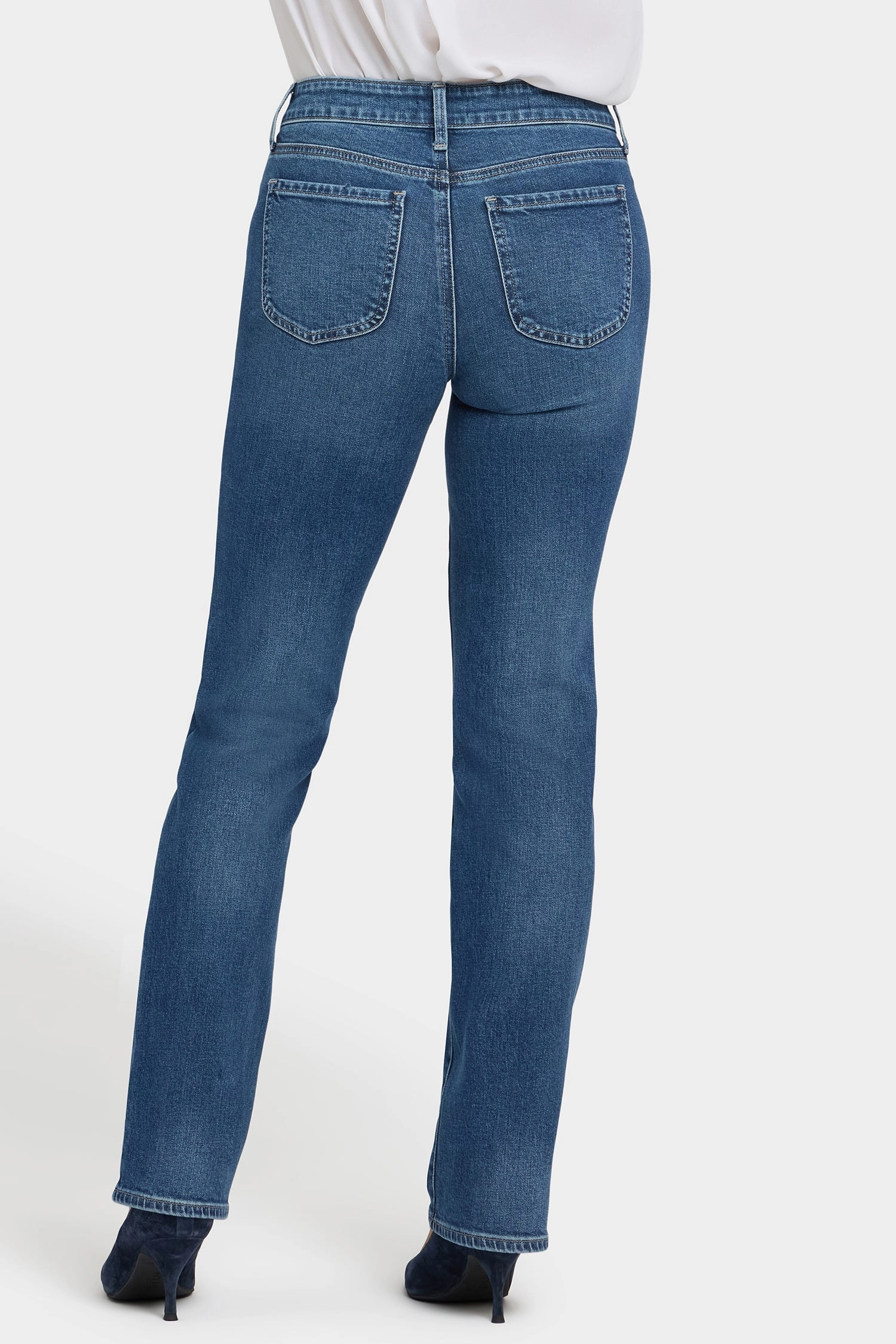 Marilyn Straight Jeans - Lake Notre-Dame Perfect for All Sleek Waistband