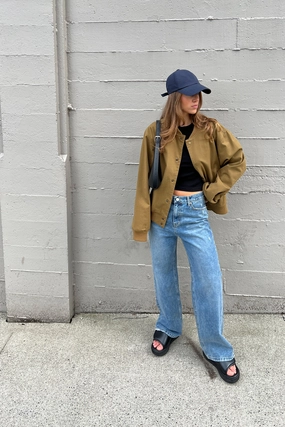 STRAIGHT LEG JEAN Structured Hemline Weekend Adventure