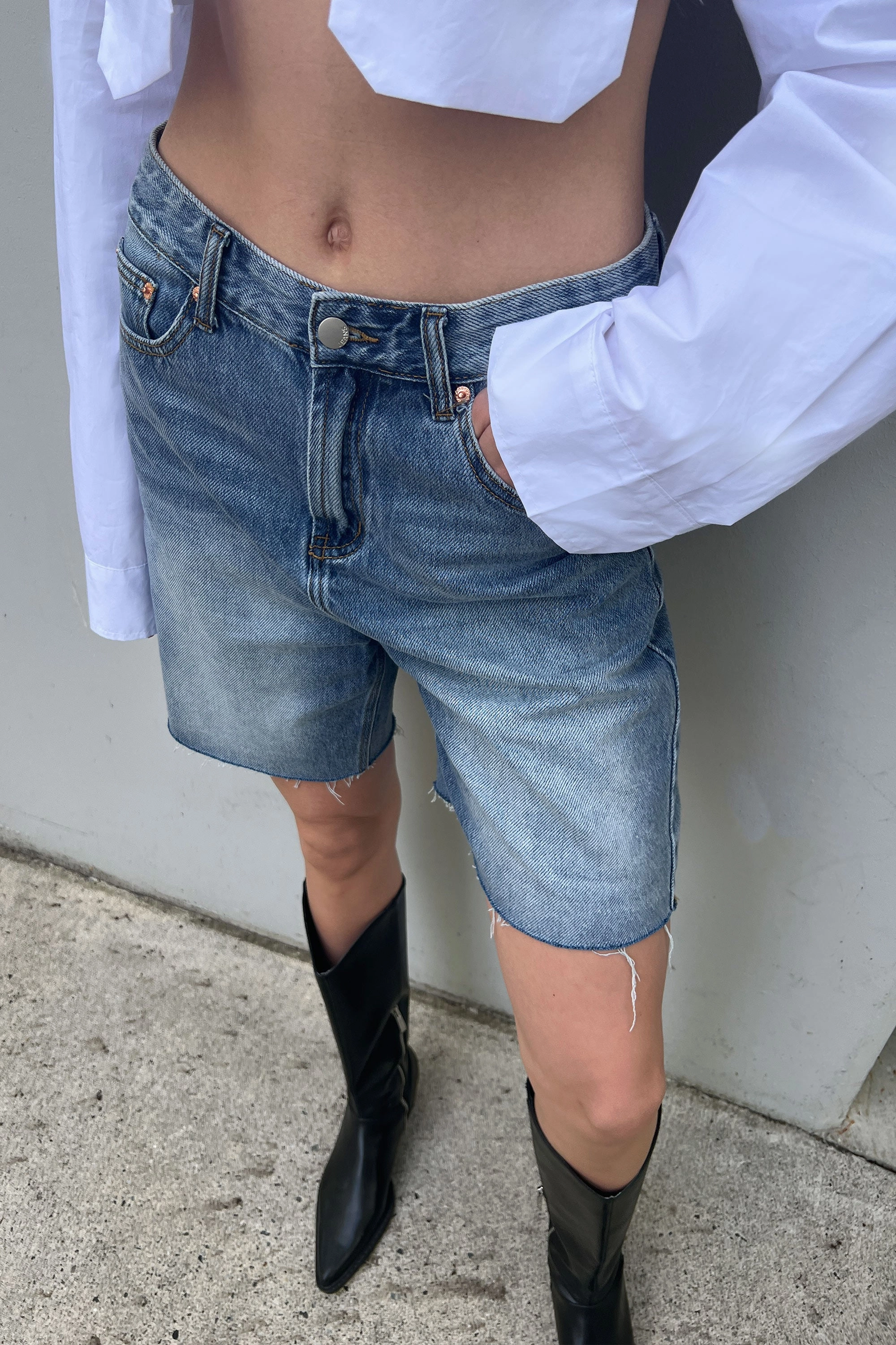 Breathable Design BERMUDA JEAN SHORT
