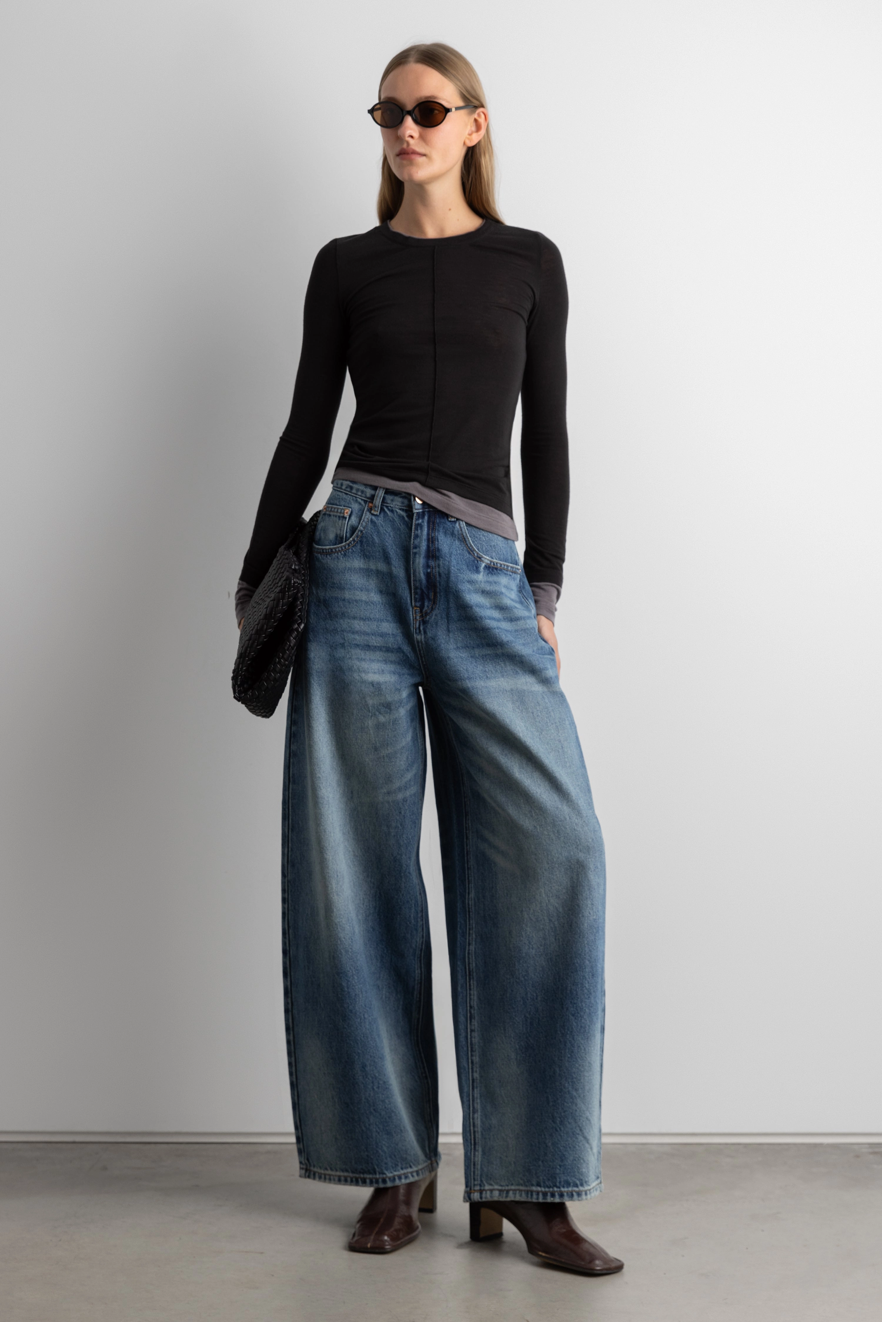 MEDIUM WASH WIDE LEG DENIM JEAN Odor Resistant Decorative stitching