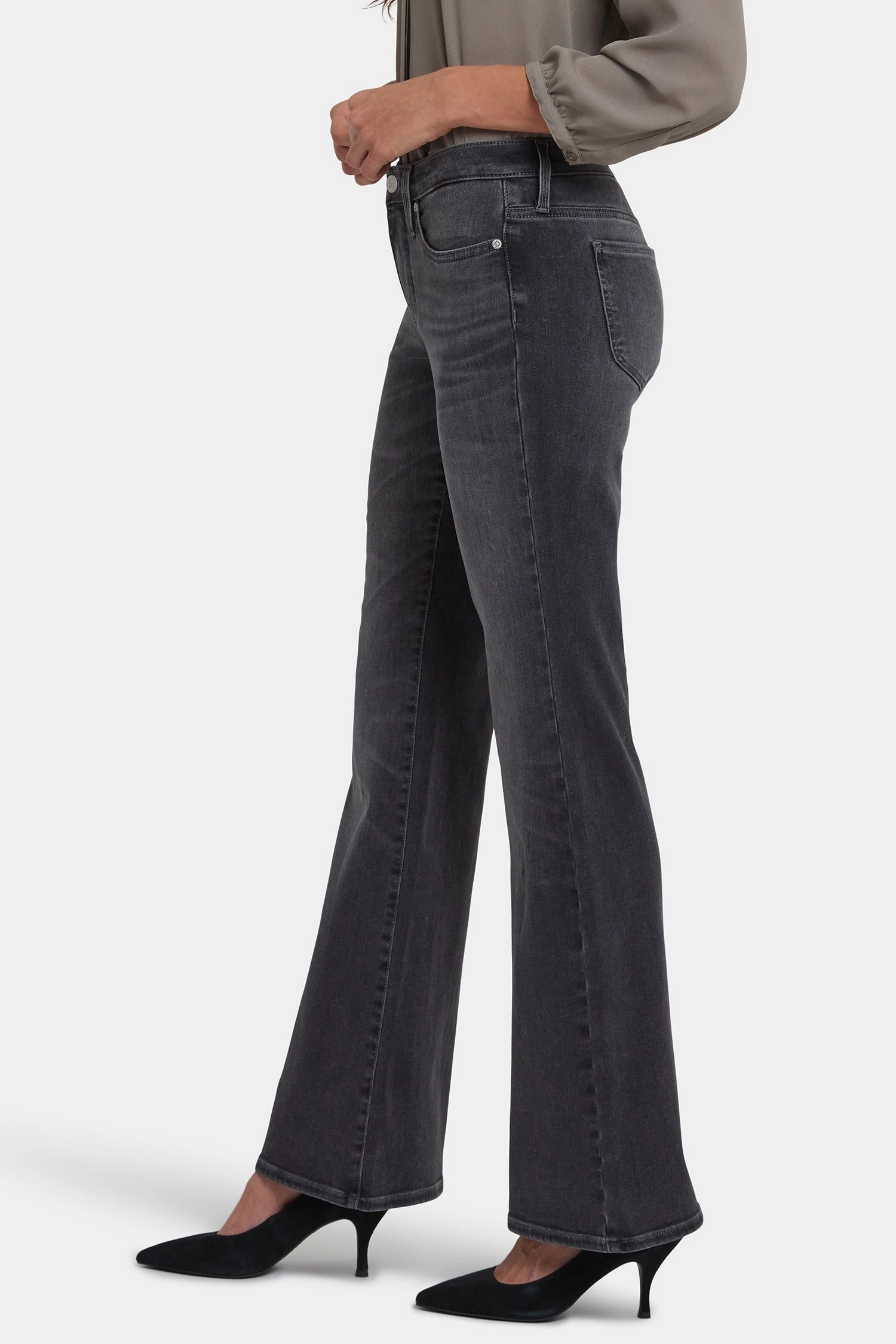 Relaxed Style Weekend Style High Quality Ava Flared Jeans - Gloomy Marais