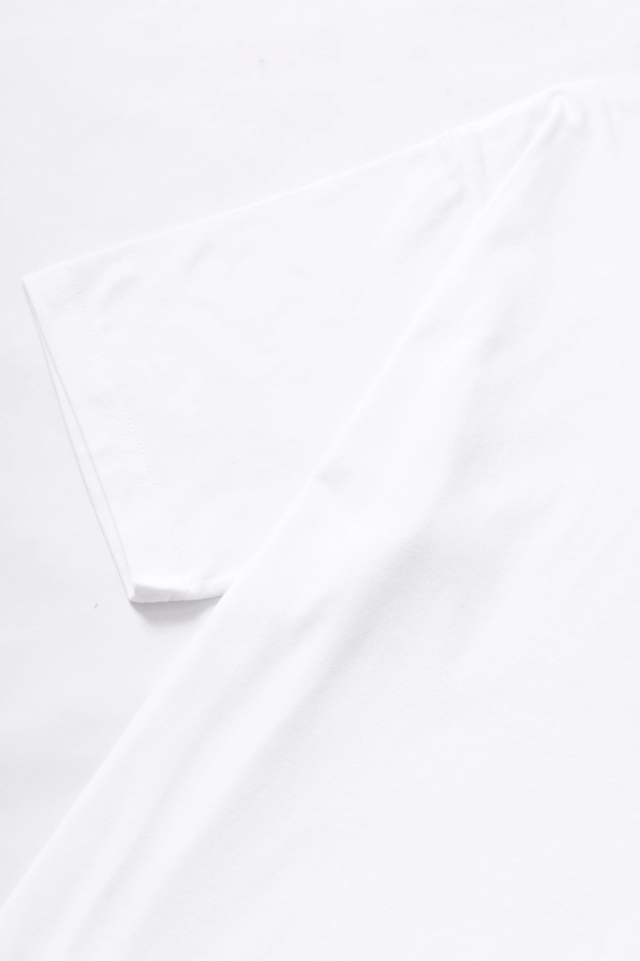 short sleeved United Athle - 5508 6oz Open End Heavyweight T-Shirt - White