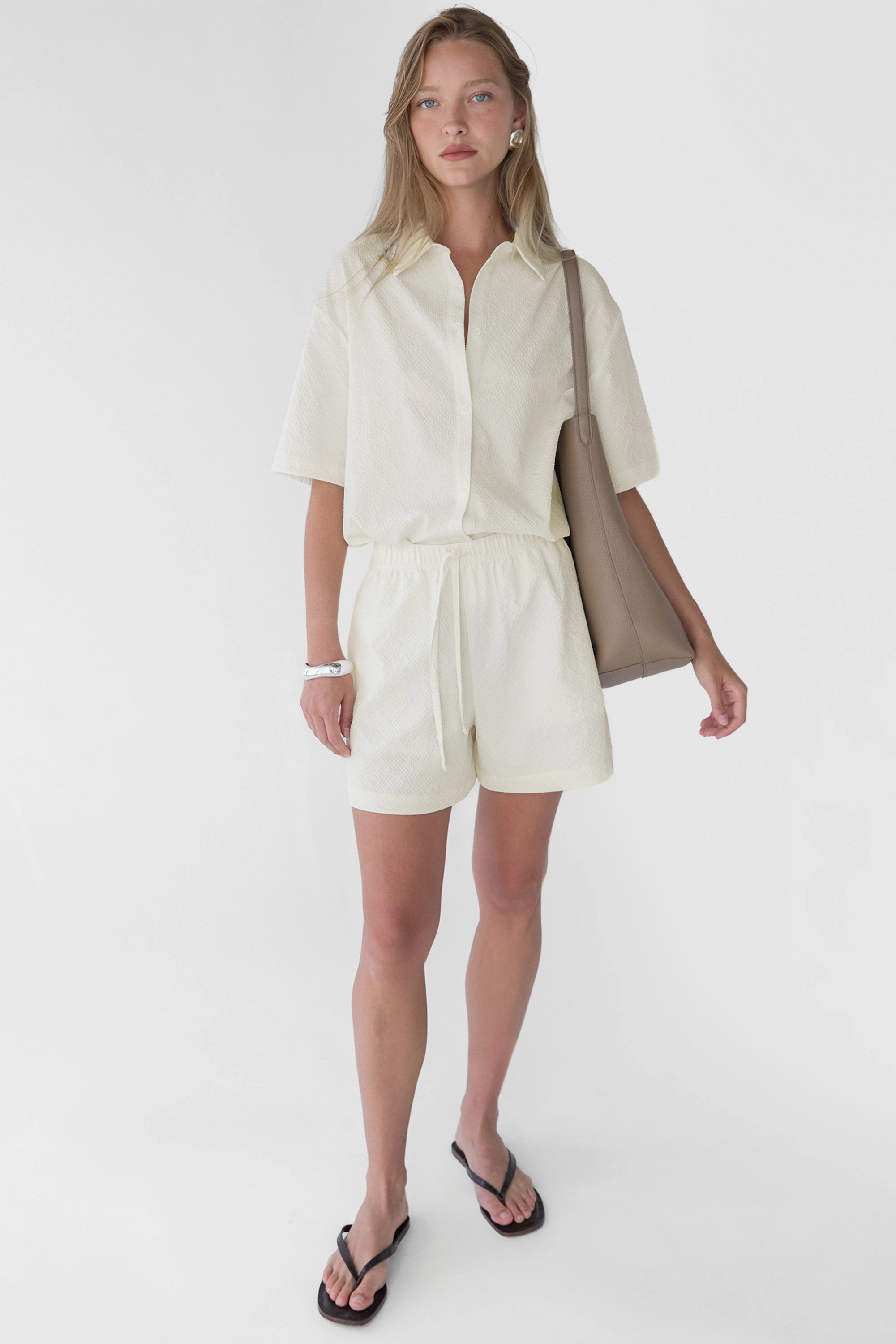 Breathable fabric SEERSUCKER DRAWSTRING SHORT