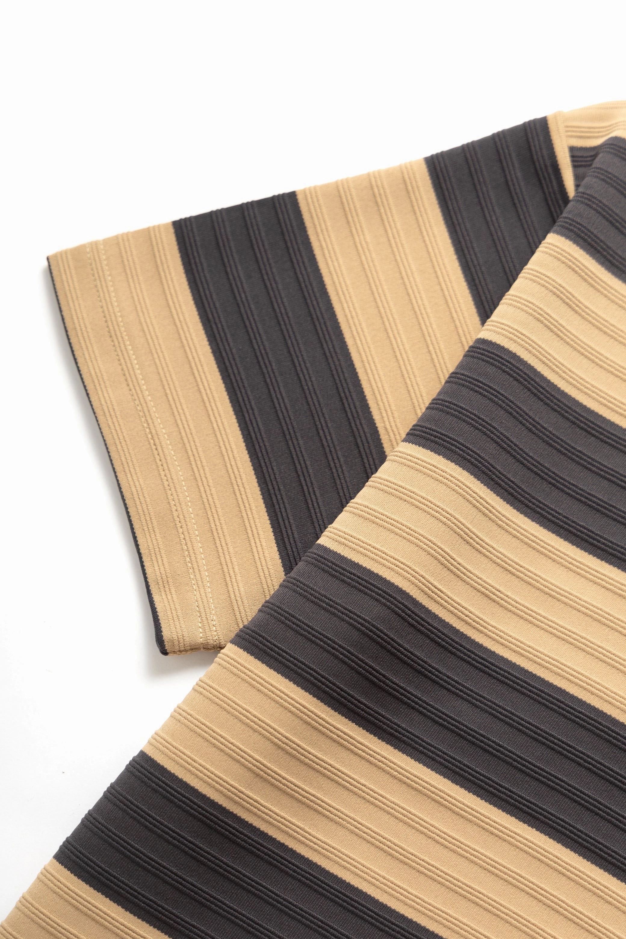 Standard Body Fit Okonkwo MFG - Ribbed Striped T-Shirt - Khaki