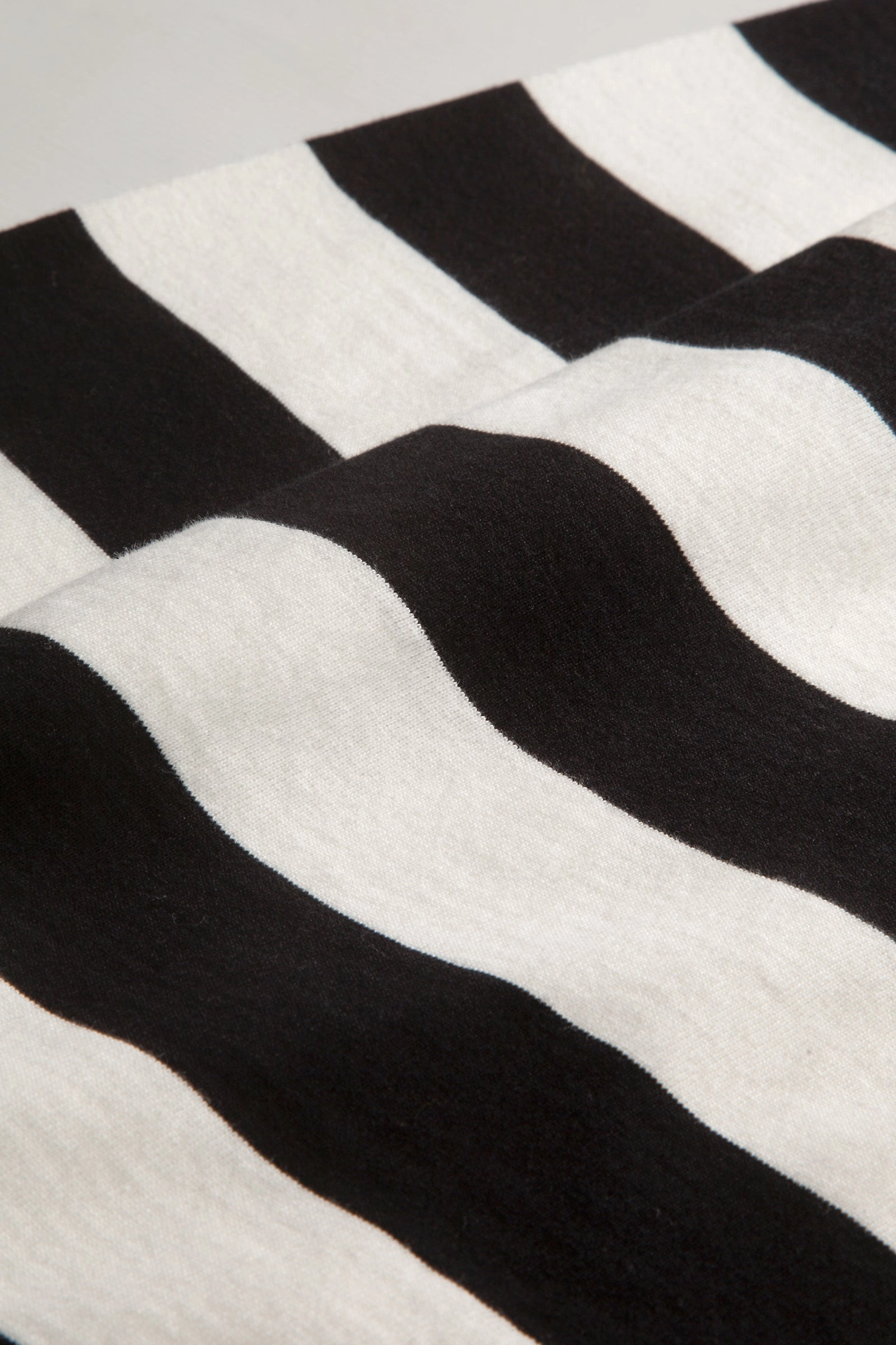 Quick Comfort Wear sale season Red Ruggison - Border Short Sleeve T-Shirt - Black/White