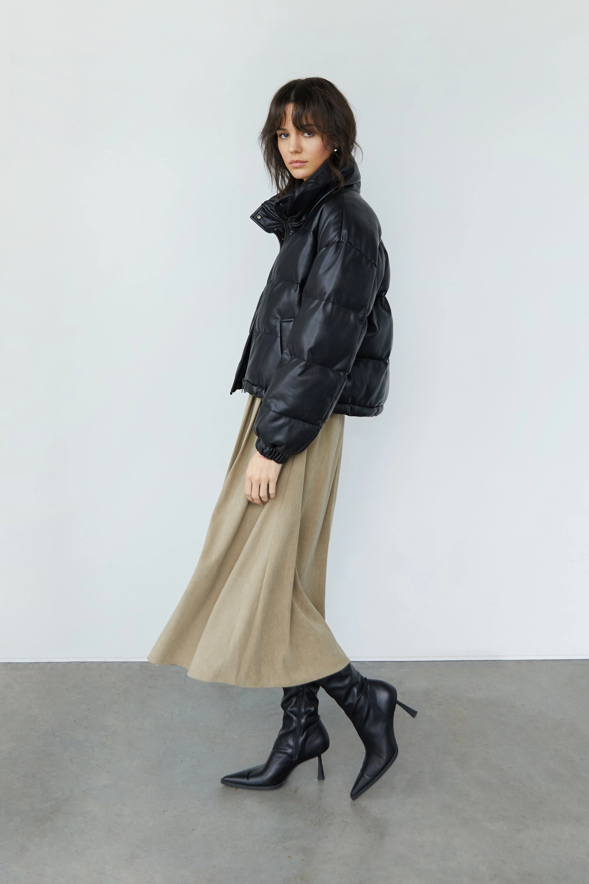 Sleek Comfort CORDUROY MIDI SKIRT
