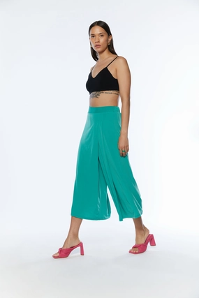CROPPED WIDE LEG FLOWY PANT Casual Fit Design