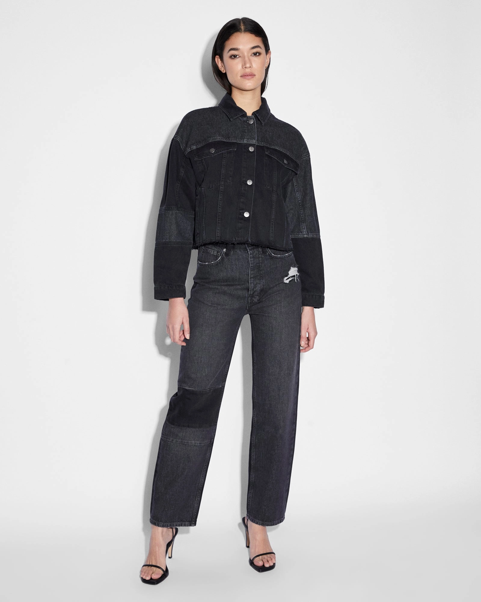 DESTINY JACKET NOIR Flat Lock Stitching Compact packaging