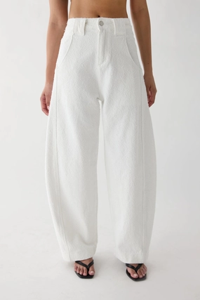 TaglessLabel WHITE BOUCLE CURVE LEG PANT