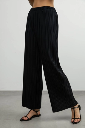 PLEATED ELASTIC WAIST PANT Weekend Wear Plus-size option