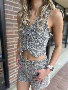 Hidden Jeans Kenzie High Rise Denim Cheetah Shorts Reflective Safety Details