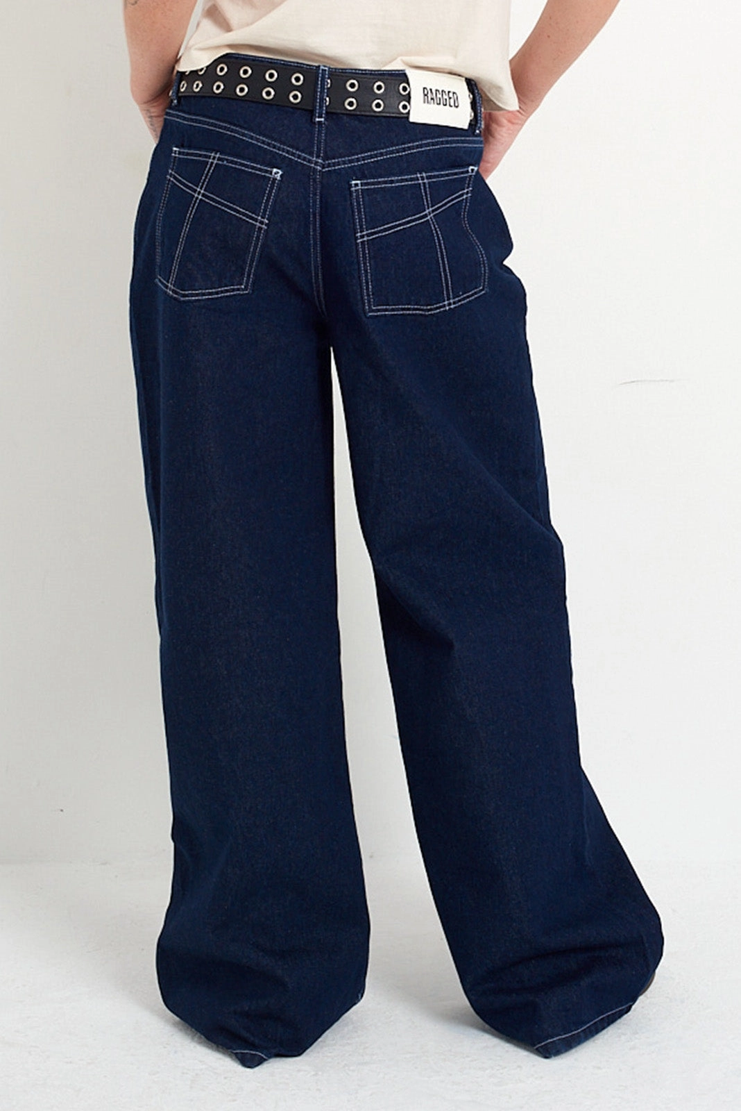 Neutral Fit Piece Creative Look Elegant Road Trip Indigo Rinse Release Jeans