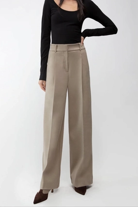 Non Bulk Low Maintenance HIGH-RISE STRAIGHT LEG TROUSER WITH PLEATS