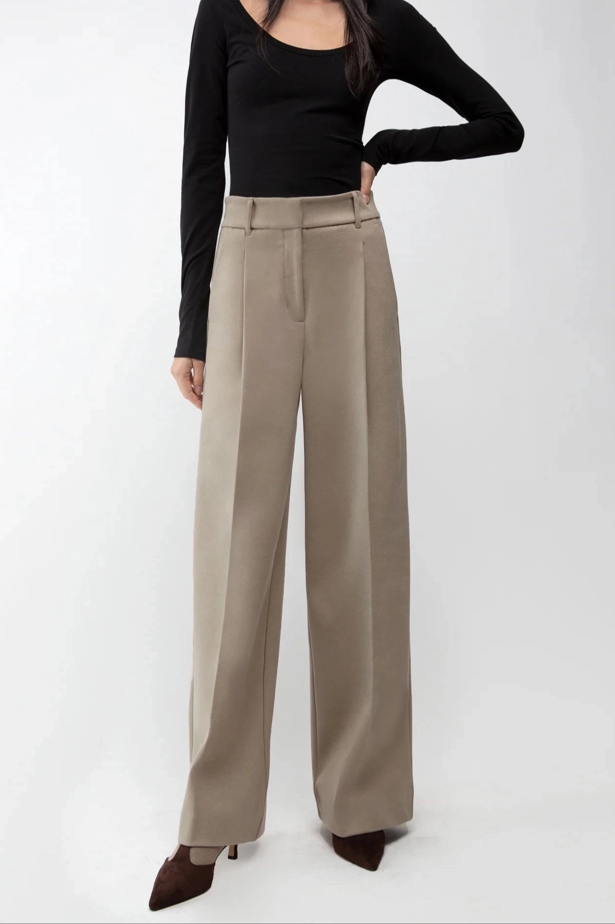 Breath Fit Neutral Look HIGH-RISE STRAIGHT LEG TROUSER WITH PLEATS