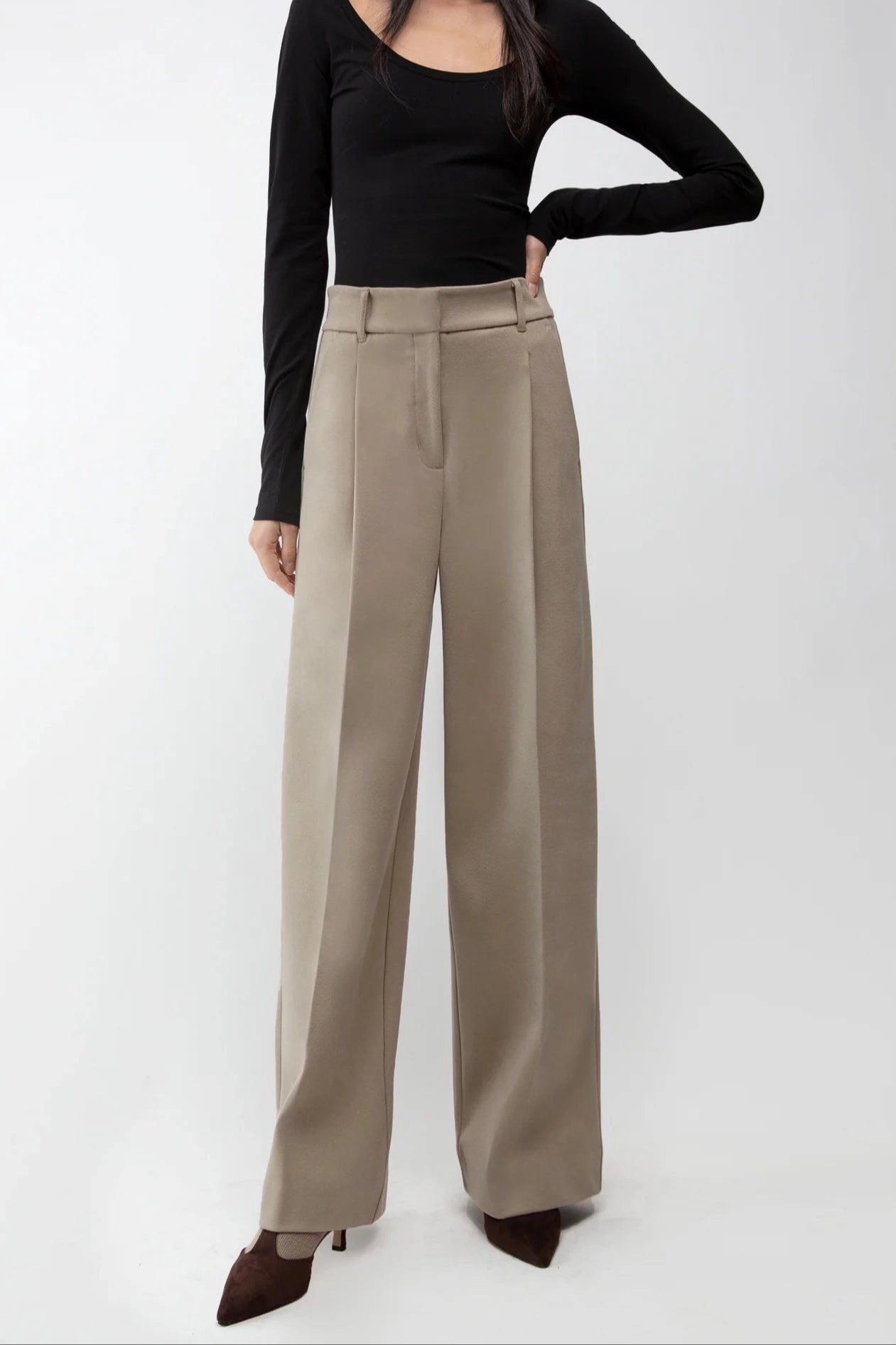 Non Bulk Low Maintenance HIGH-RISE STRAIGHT LEG TROUSER WITH PLEATS