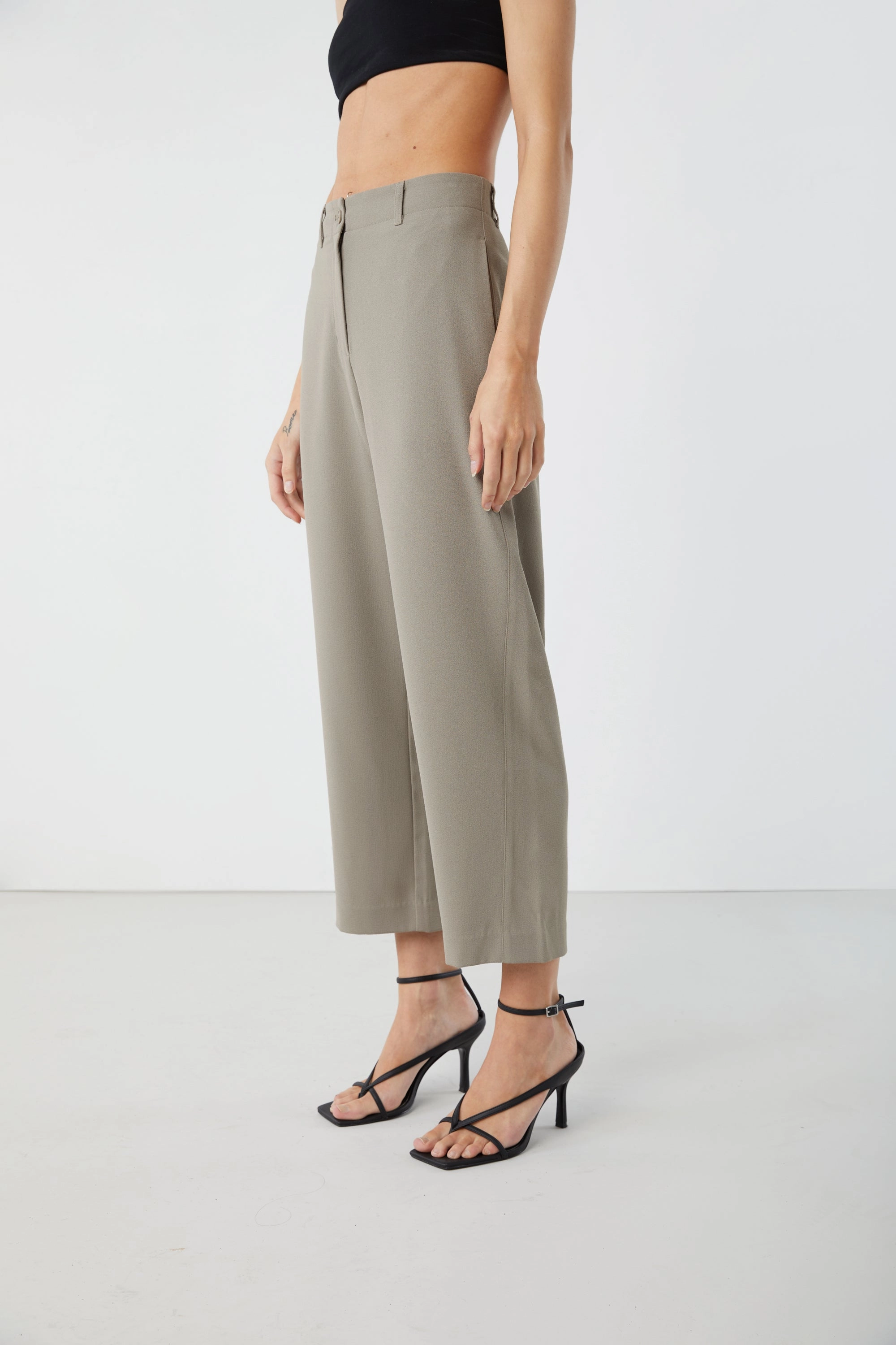 Side zipper HIGH WAISTED CROPPED PANT