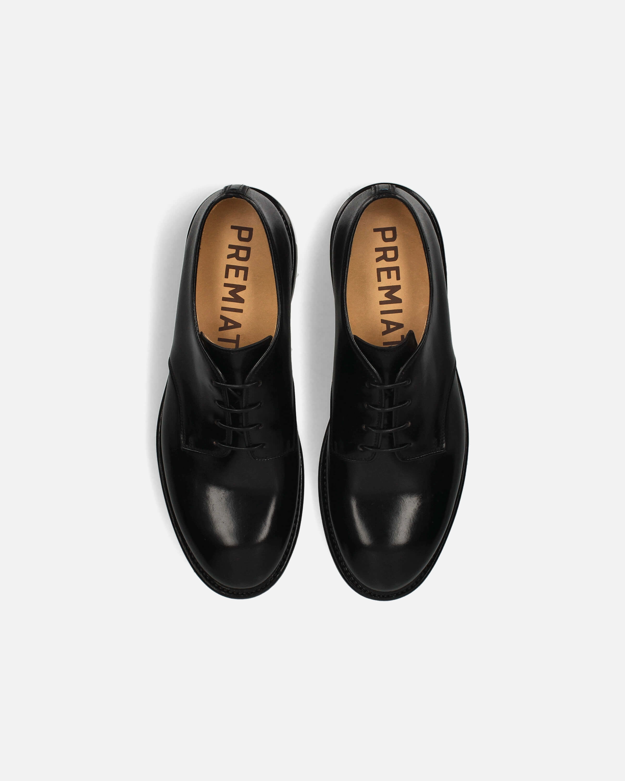 Crisp Look Style Routine Horse Leather Derby with Logo Lettering Detail 32102AA