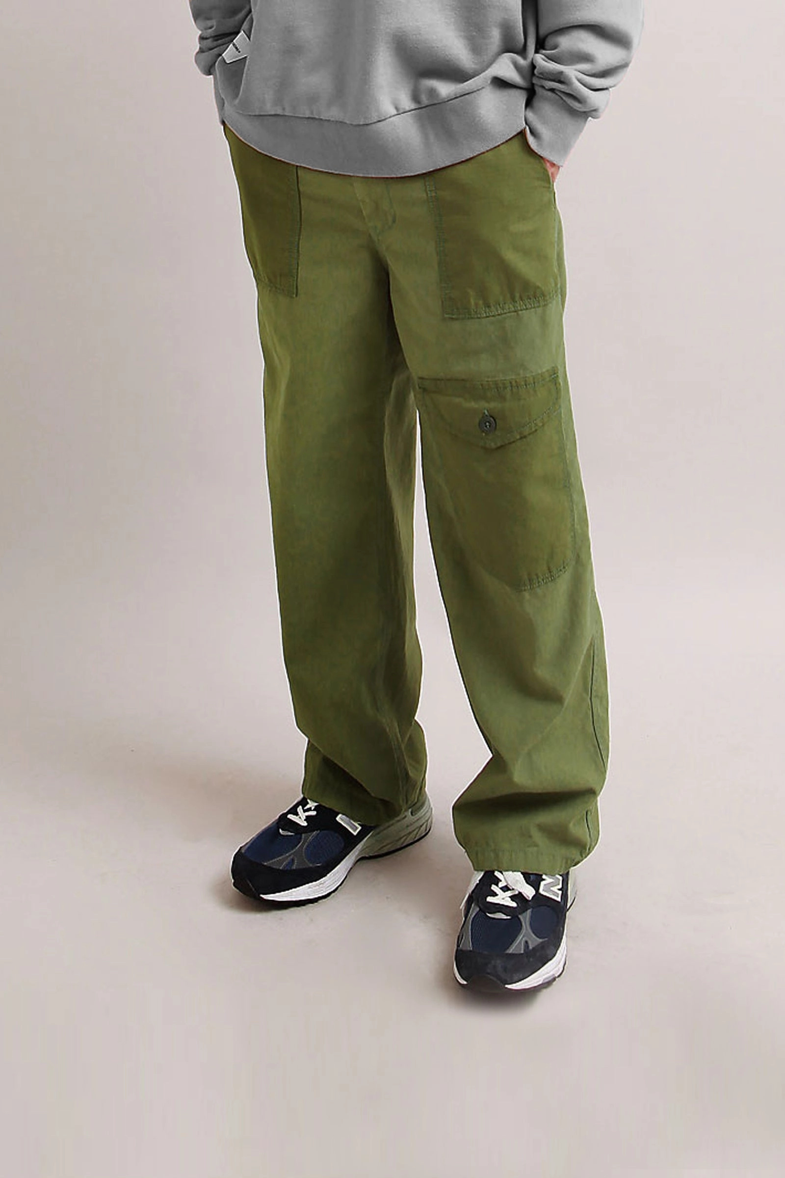 Soft Brush Lining Outstanding & Co. - Fatigue Pocket Pants - Olive