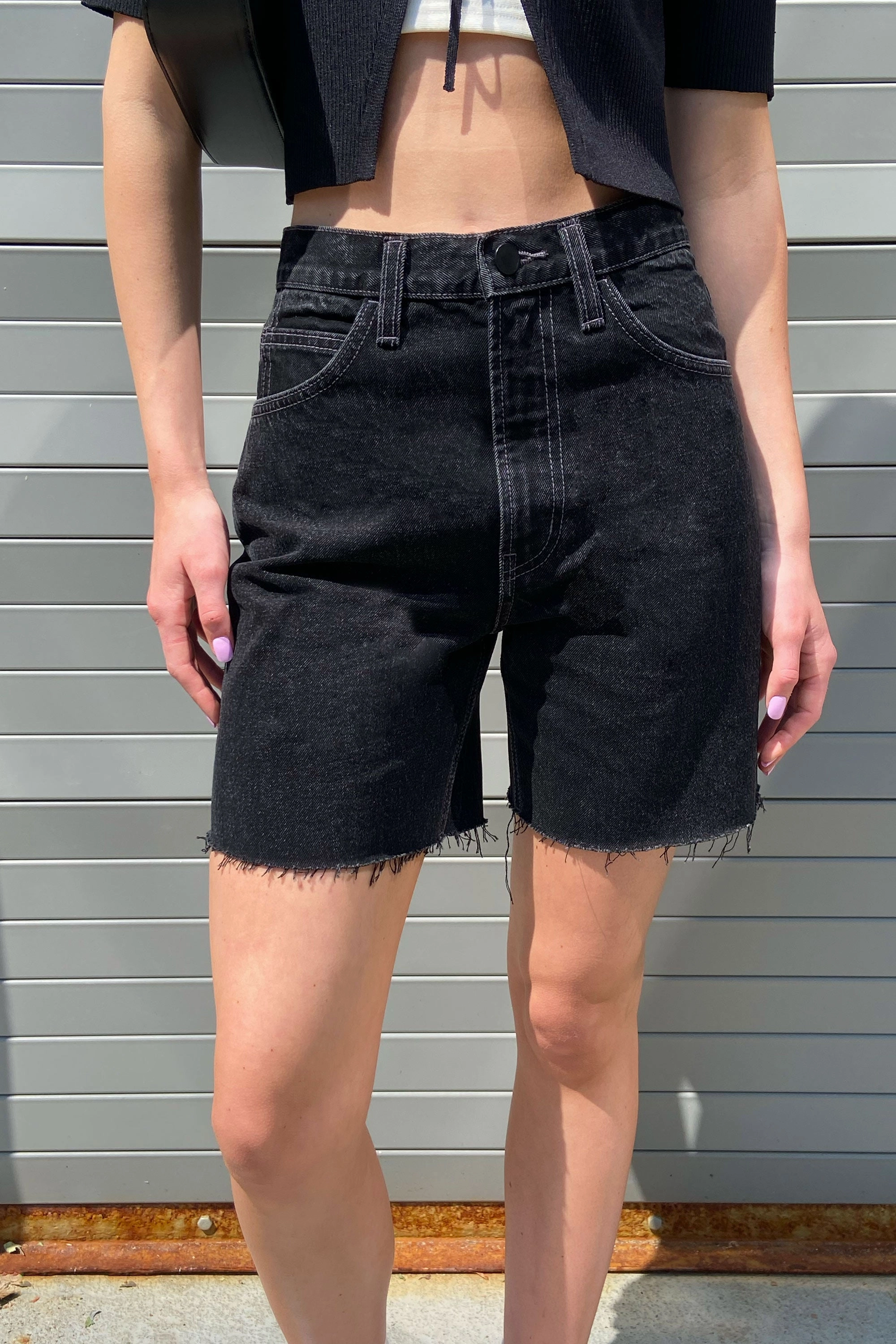No Bunching MID THIGH BLACK JEAN SHORT