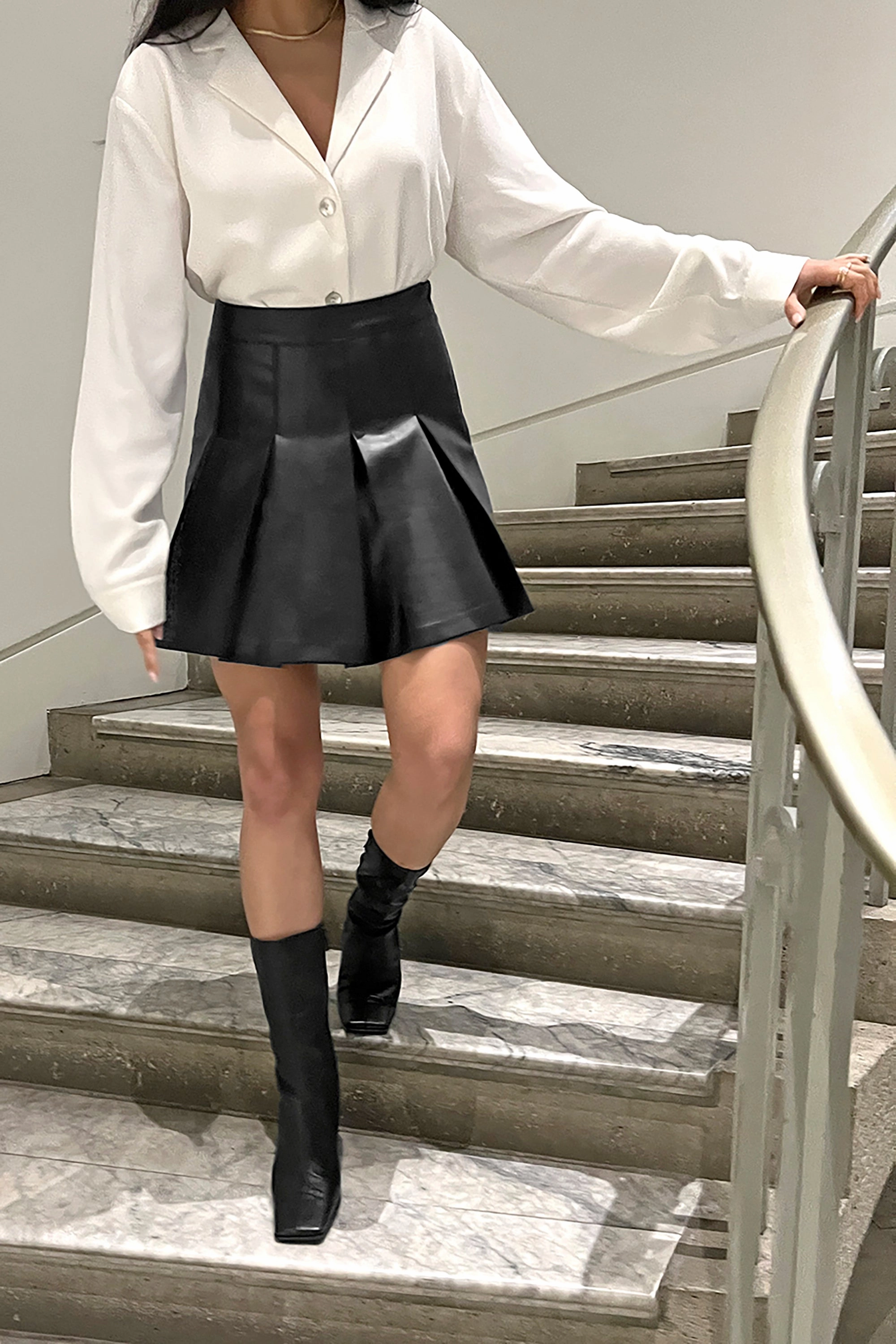 urban scene Mall Brand Look VEGAN LEATHER PLEATED MINI SKIRT