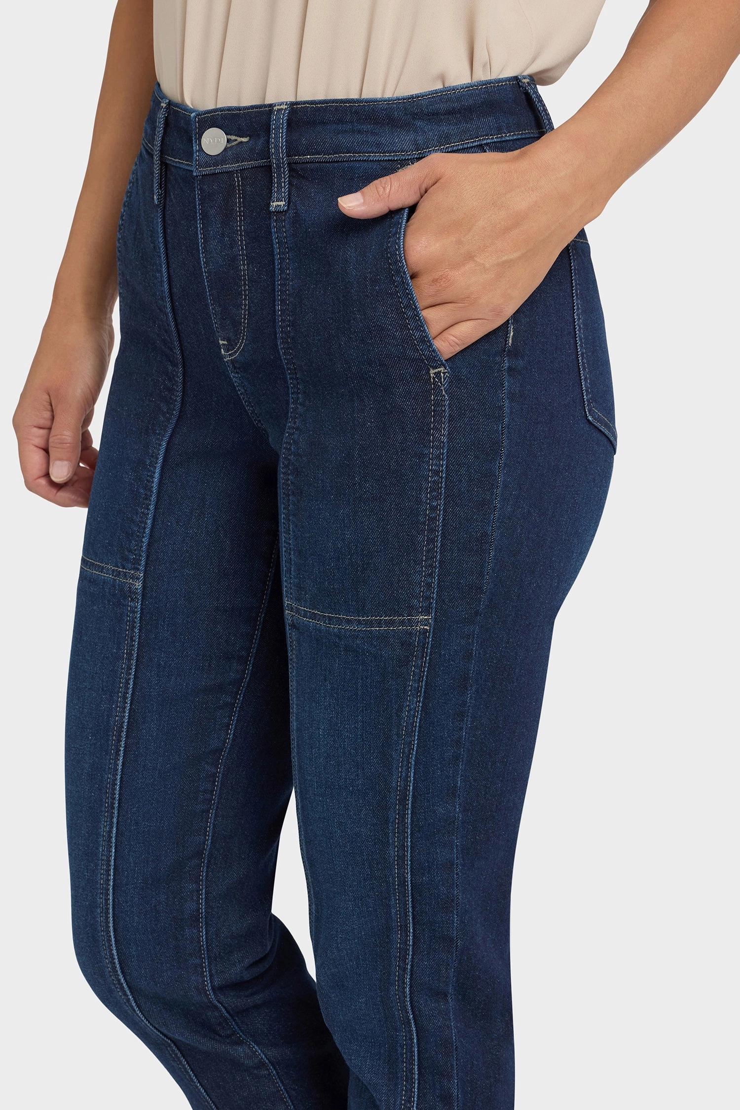Margot Girlfriend Jeans - Midnight Breeze Clean Outfit