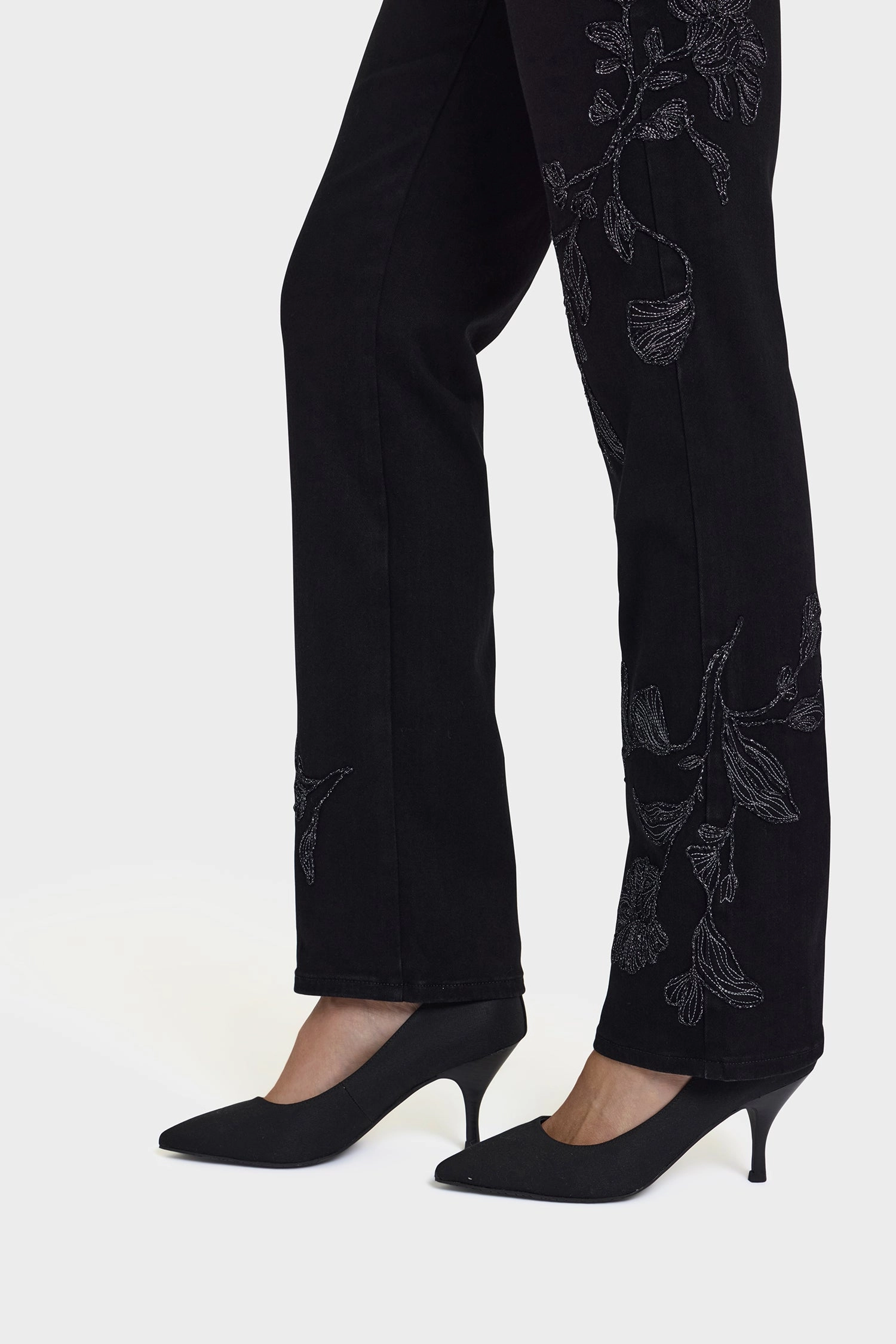 Loose Textured Travel Outfit Marilyn Straight Jeans - Black Rinse