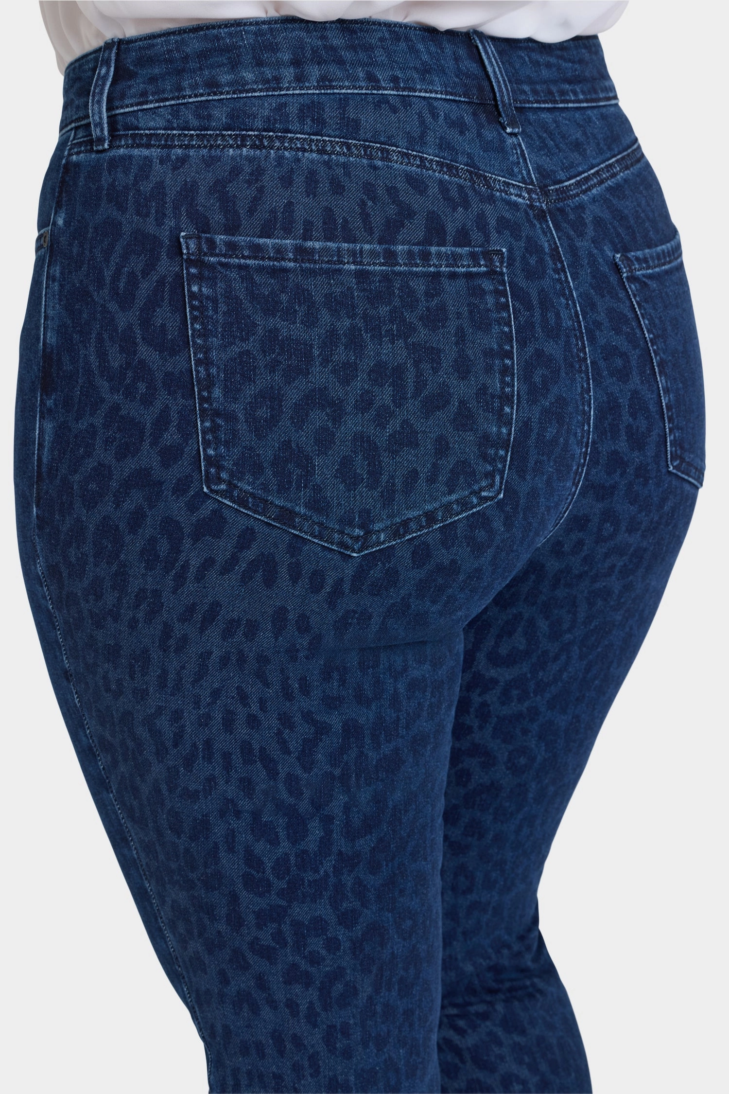 Marilyn Straight Jeans In Plus Size - Dark Denim Leopard Everyday Basic Lightweight Morning Stroll