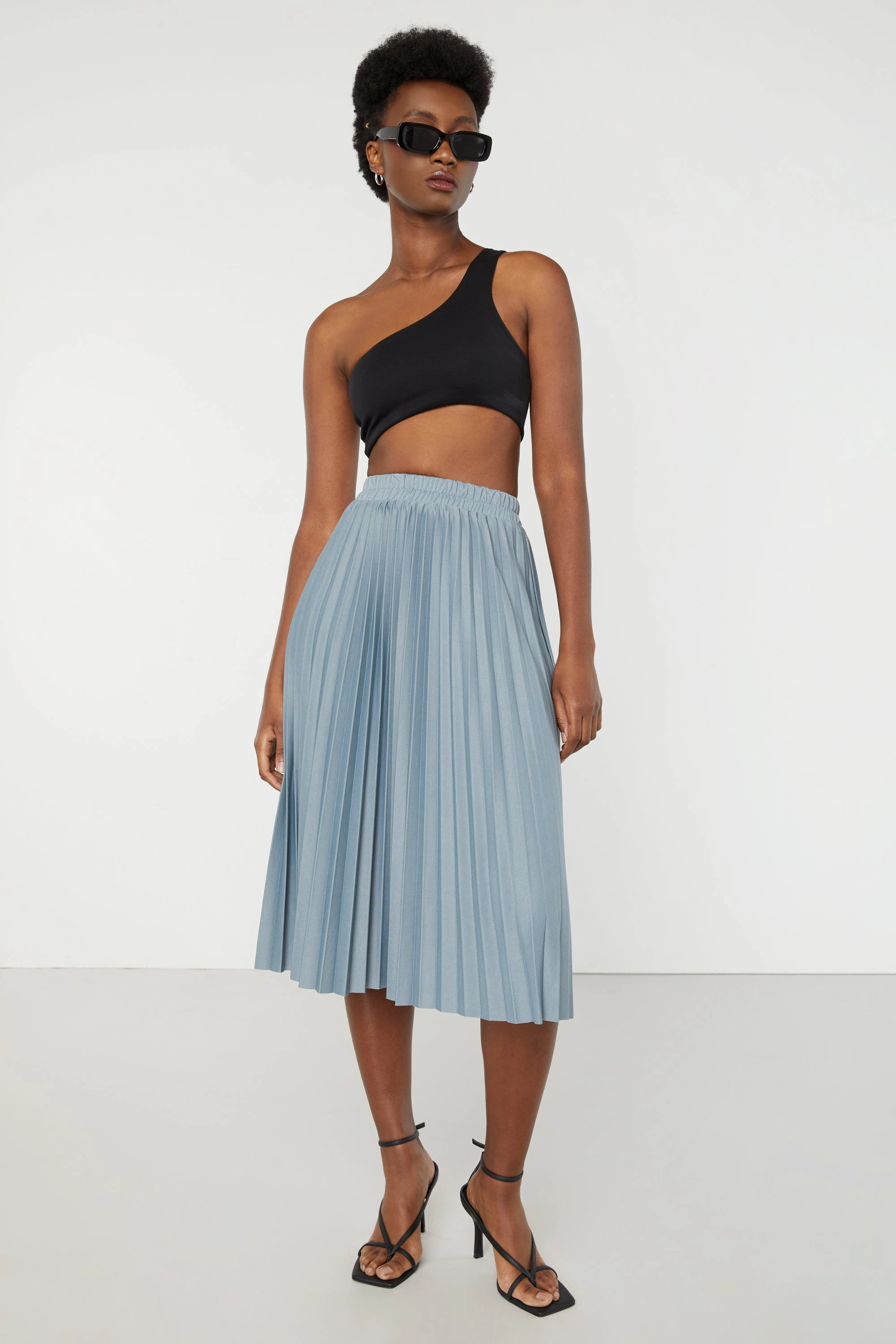 MIDI PLEATED SKIRT Button Details