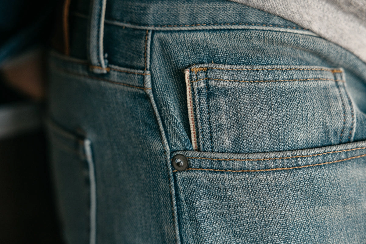 The Hammer Straight- Cyndi 10.5oz Selvedge Common look