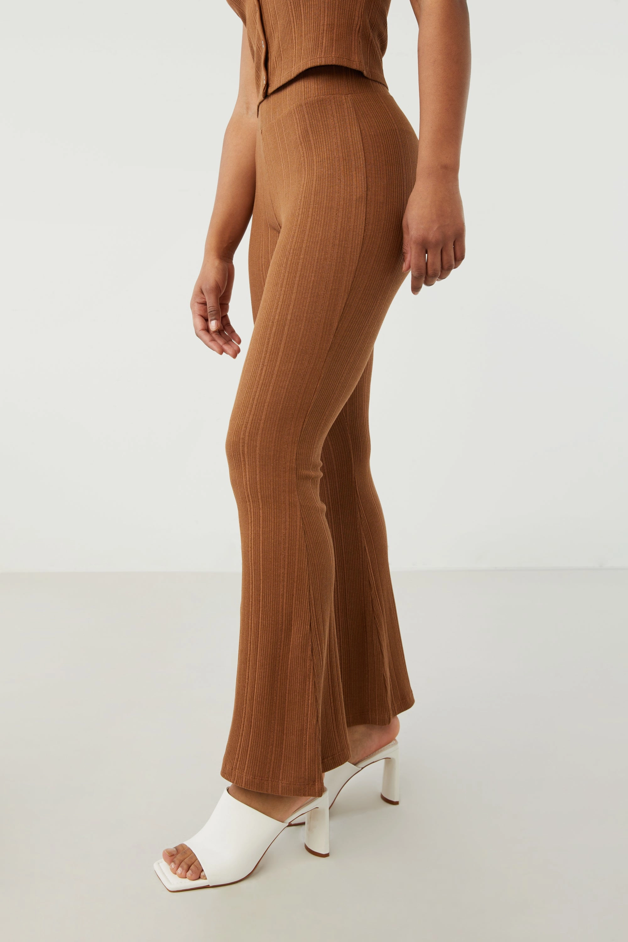 FLARED PANT Travel Essential Sporty Vibe