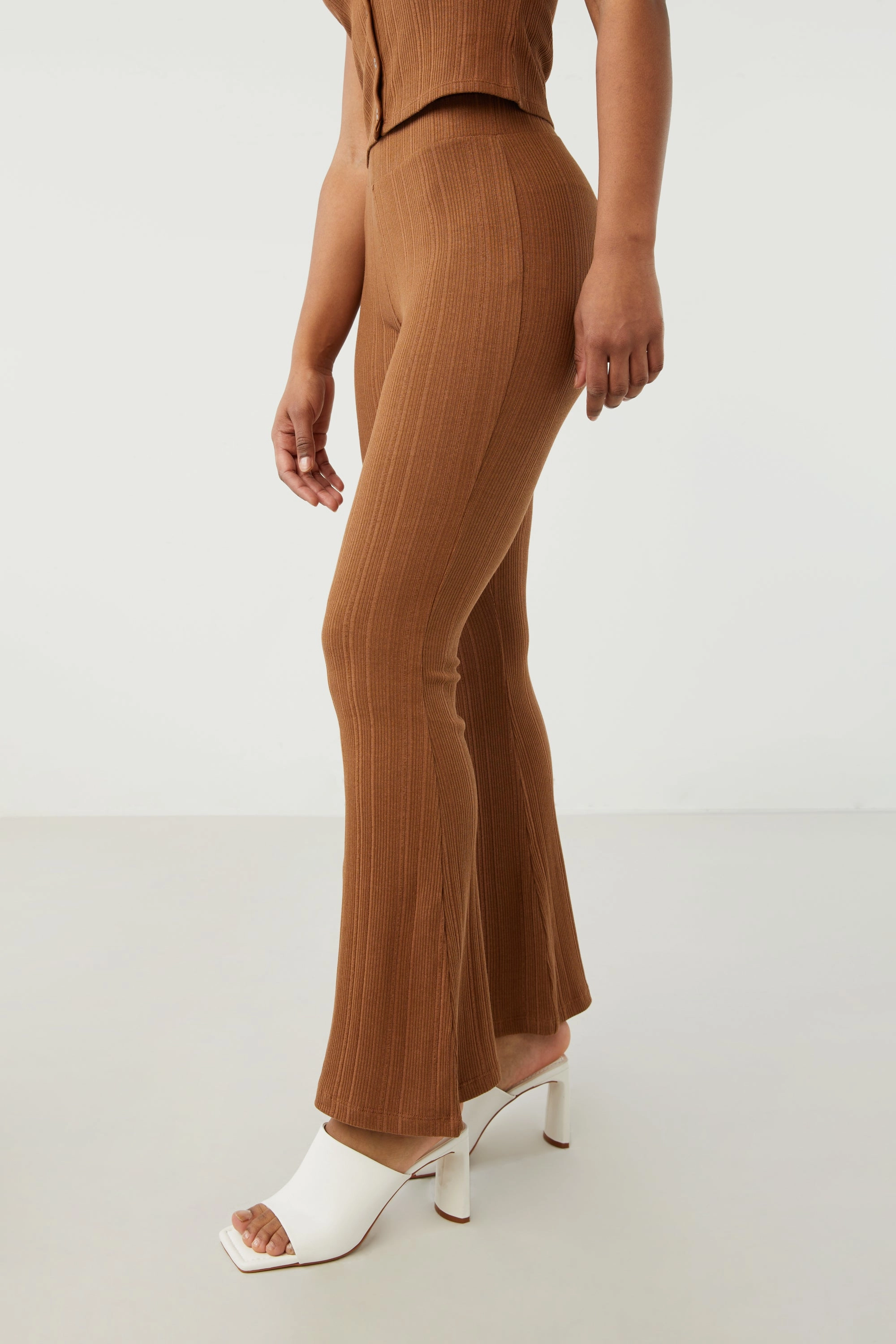 FLARED PANT Flexible Look Weekend Ready