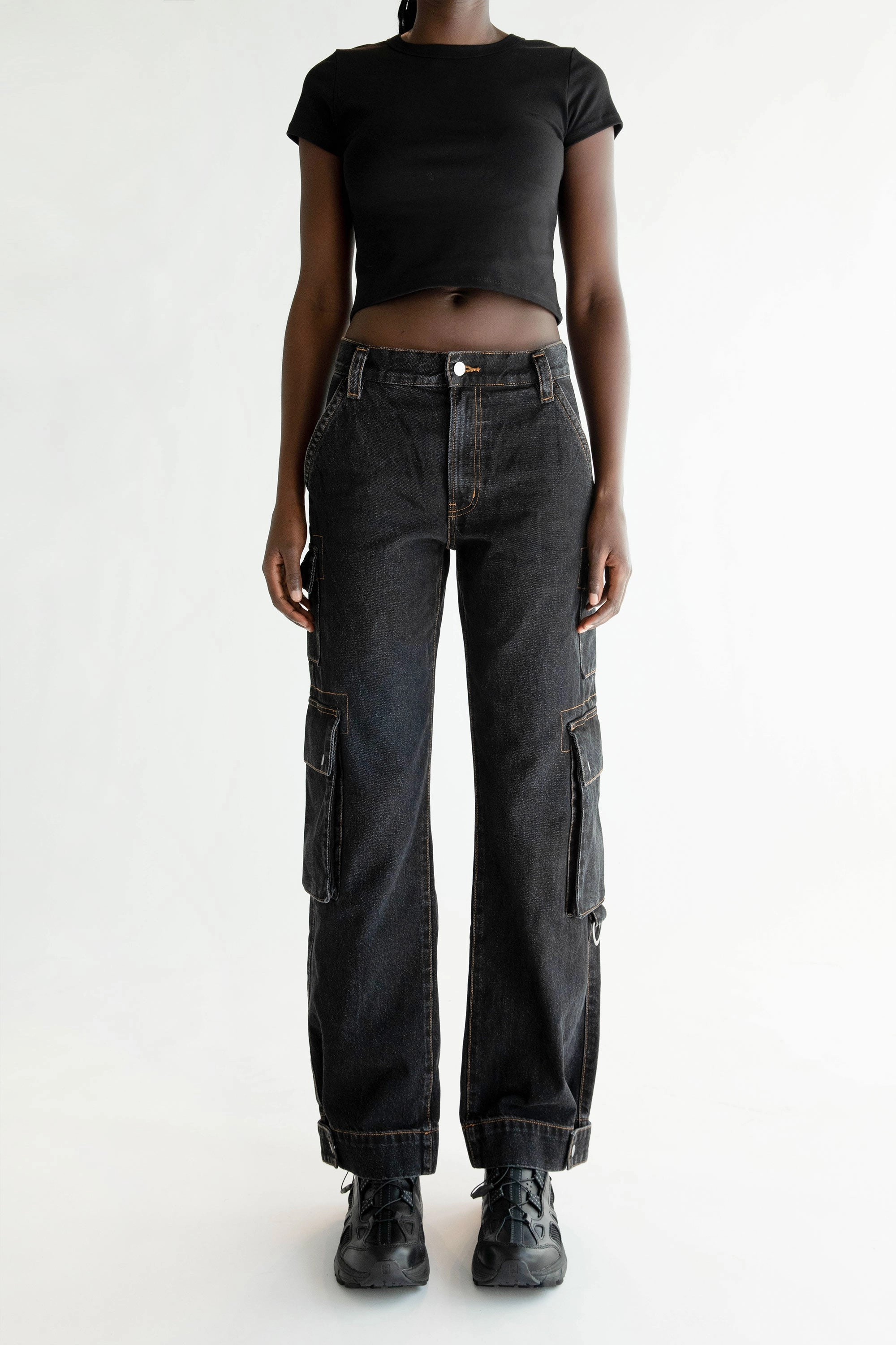 OAK 02 RELAXED MID-RISE CARGO JEAN Flowy legs