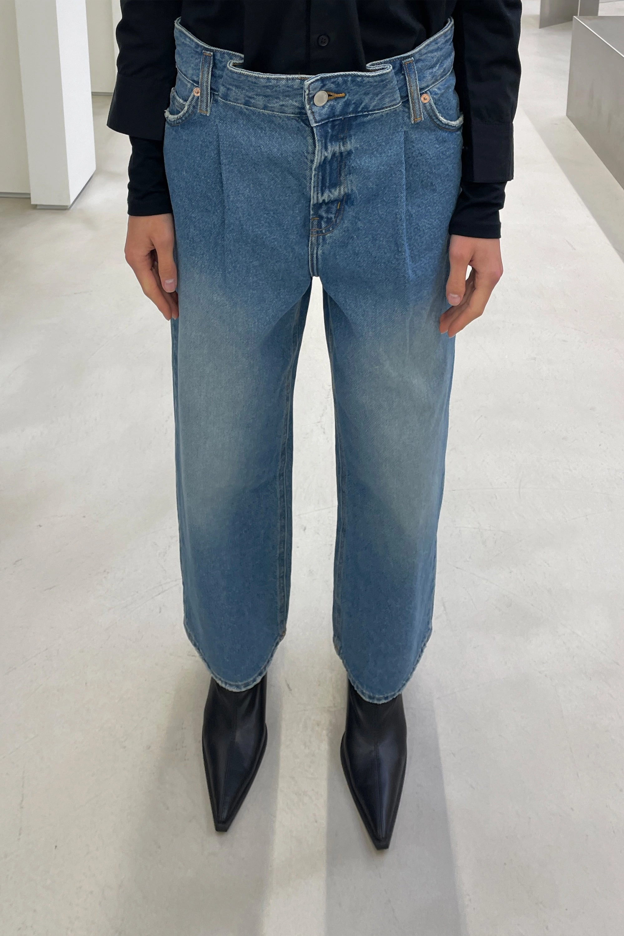 OAK 88 CROPPED MID-RISE RELAXED FIT JEAN Smart Design Casual Flex