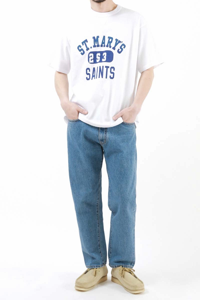 Feminine Fit Versatile Wearable Outstanding & Co. - Tapered Washed Jeans - Light Blue