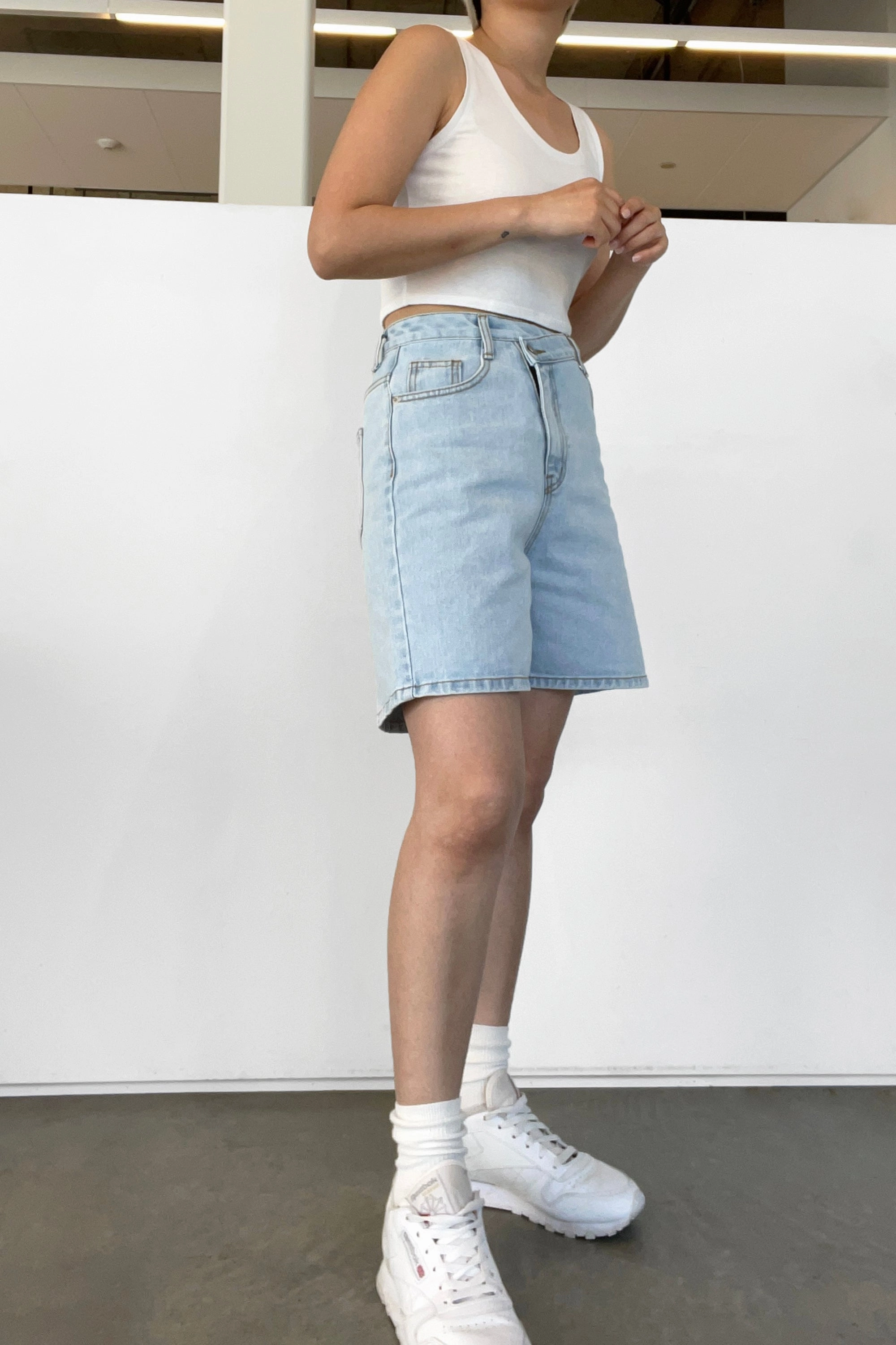 Durable Build beach goers CROSSOVER DENIM SHORT