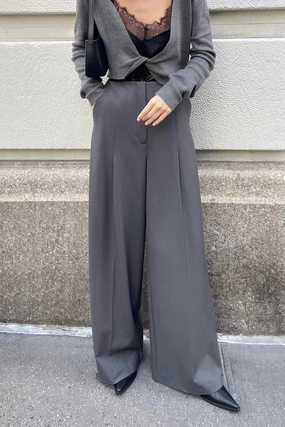 Minimalist Fit SUPER HIGH-RISE WIDE LEG SUITING PANT