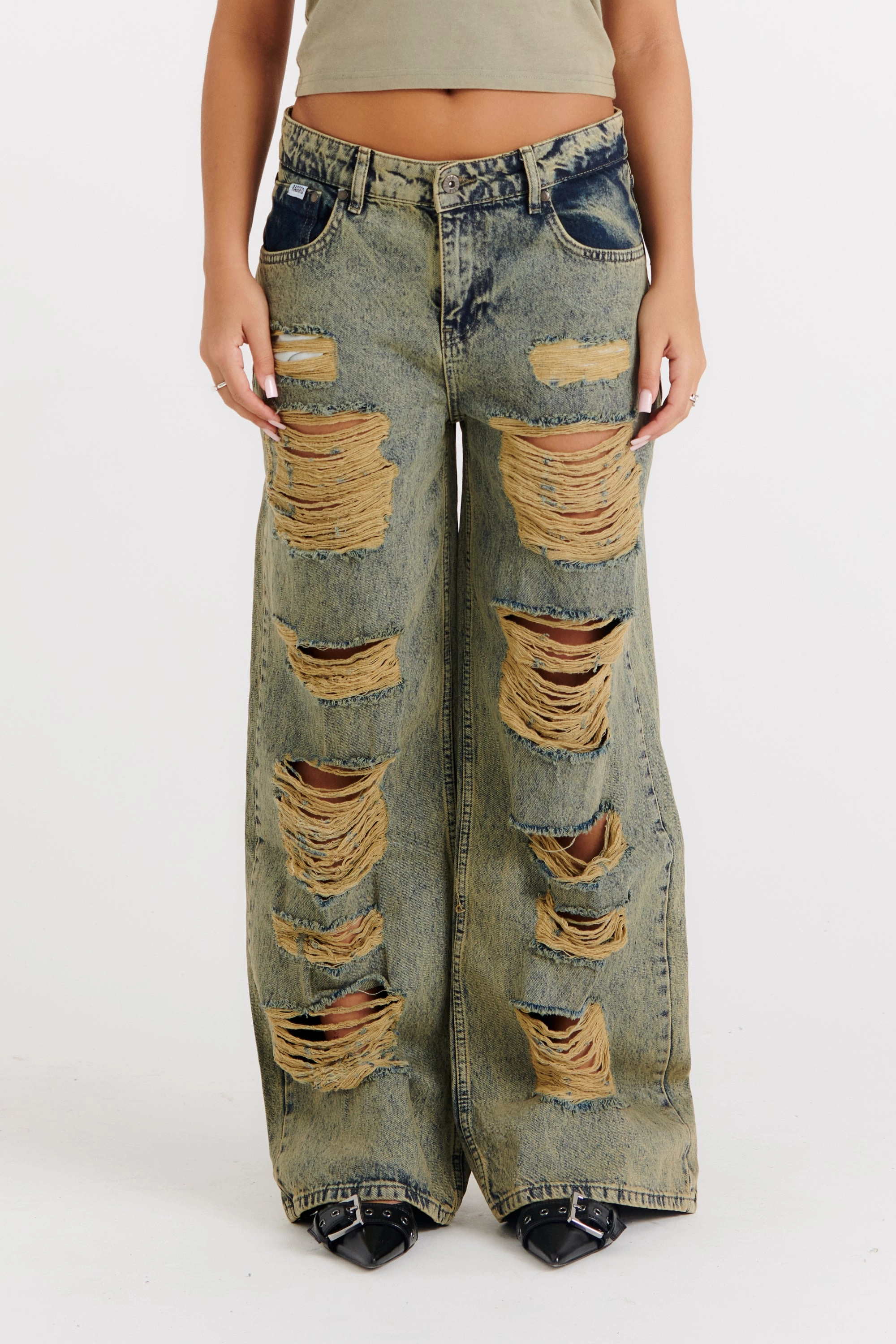 Dirty Wash Shredded Release Jeans Beach Day Brunch Outfit Elegant