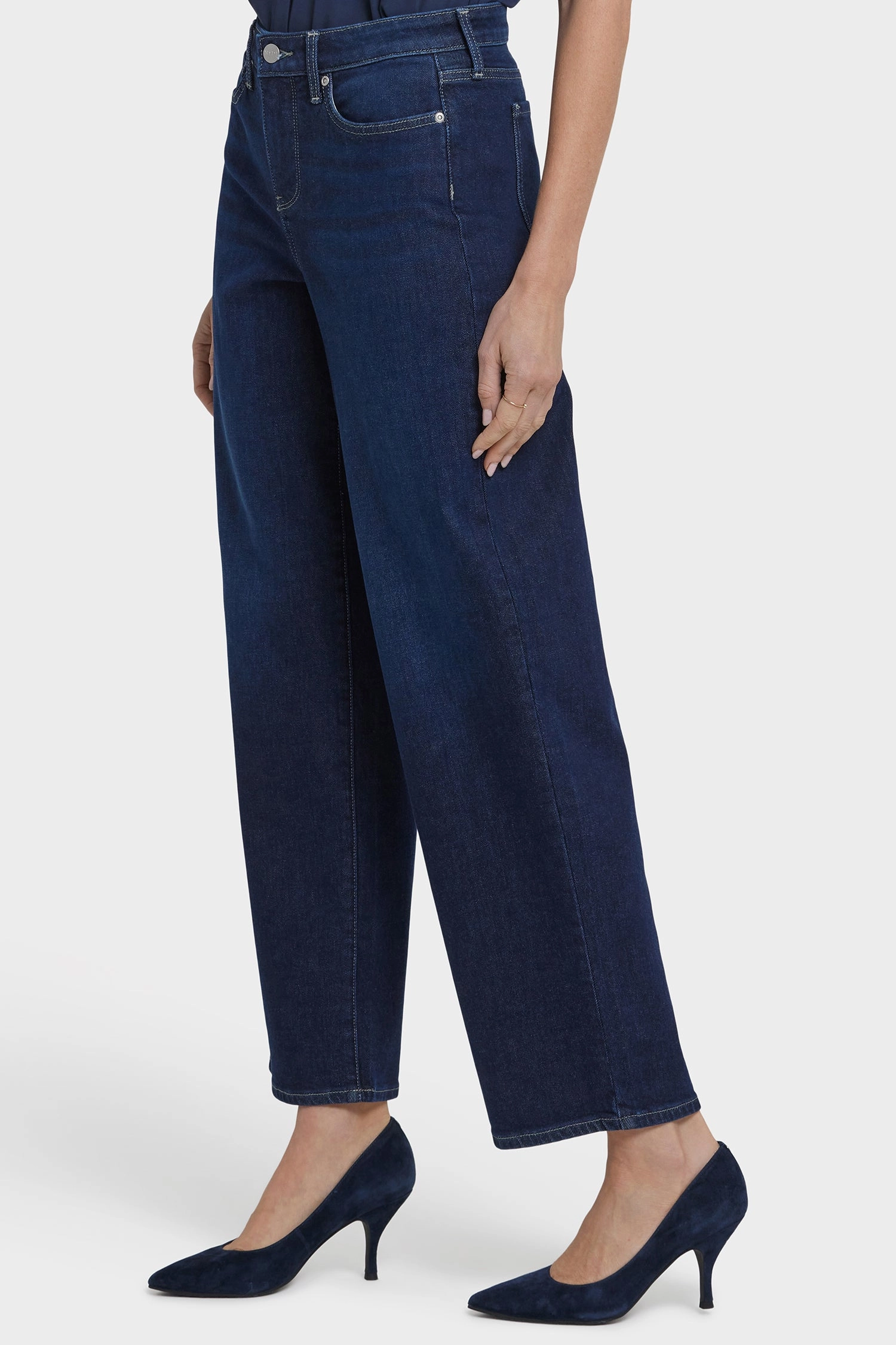 Casual Movement On The Go Jemma Barrel Jeans - Midnight Breeze