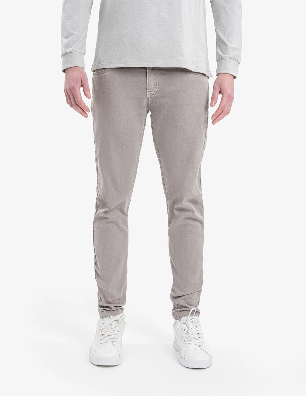 Minimalist Style Festival Outfit Loose Daytime Look Bucks Tapered