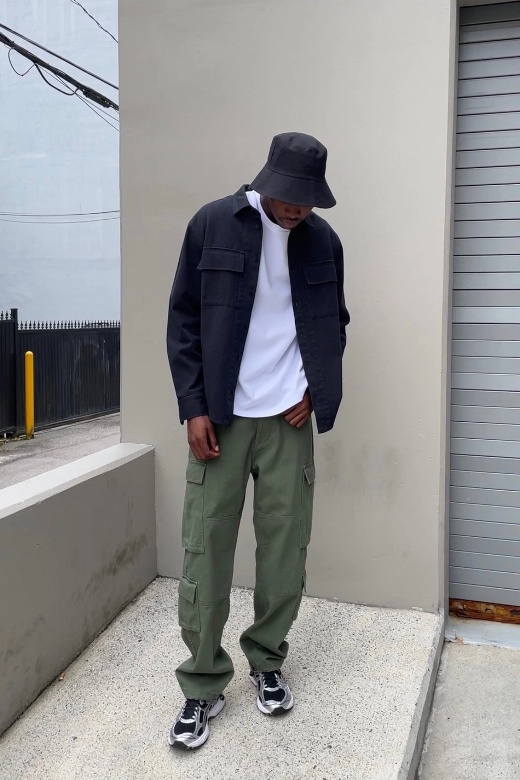 Neutral Fit WIDE LEG CARGO CHINO PANT