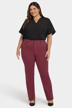 Marilyn Straight Jeans In Plus Size - True Burgundy Picnic Style Creative Look Minimalist Style Style Combo