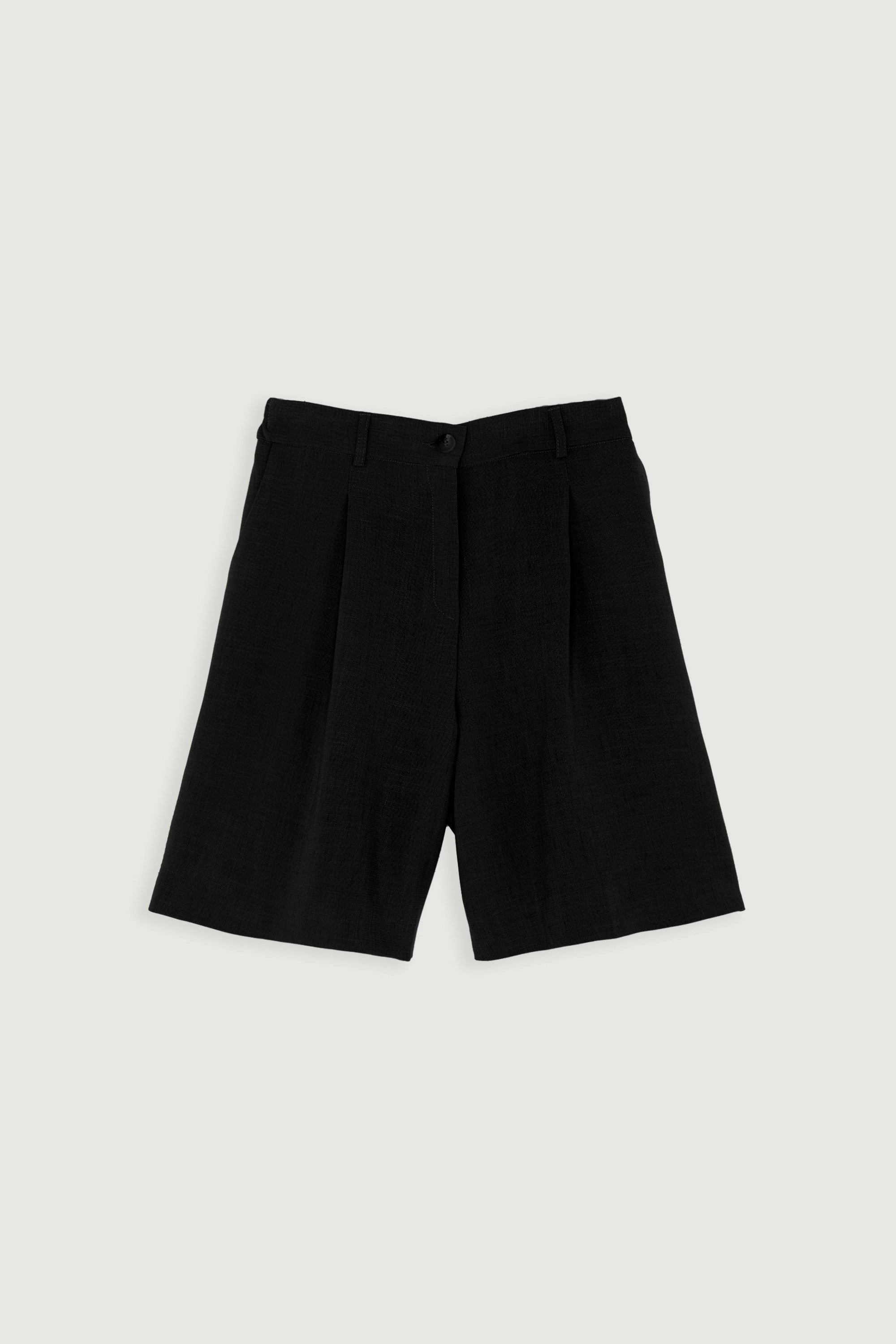 SINGLE PLEAT SHORT Moisture Wicking Technology