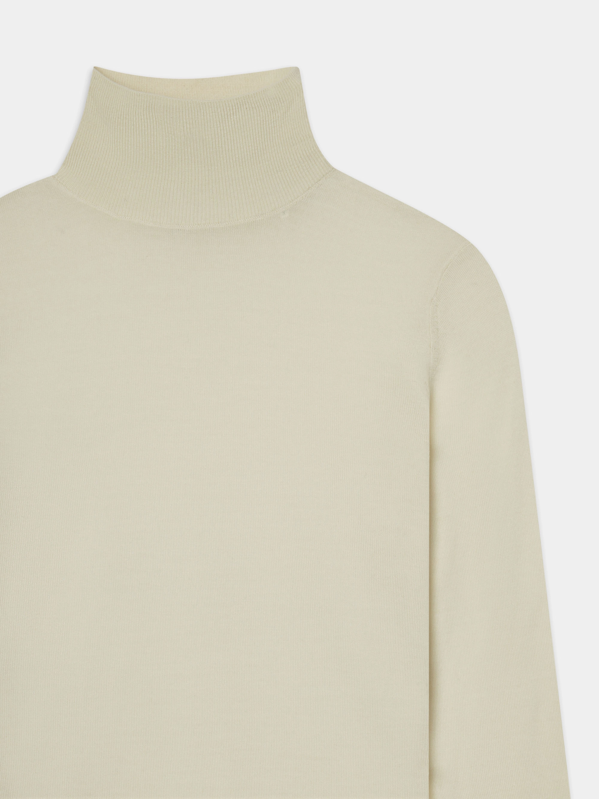 Ultimate Knitwear Chilly Weather Wear Slim Turtleneck -- Cream
