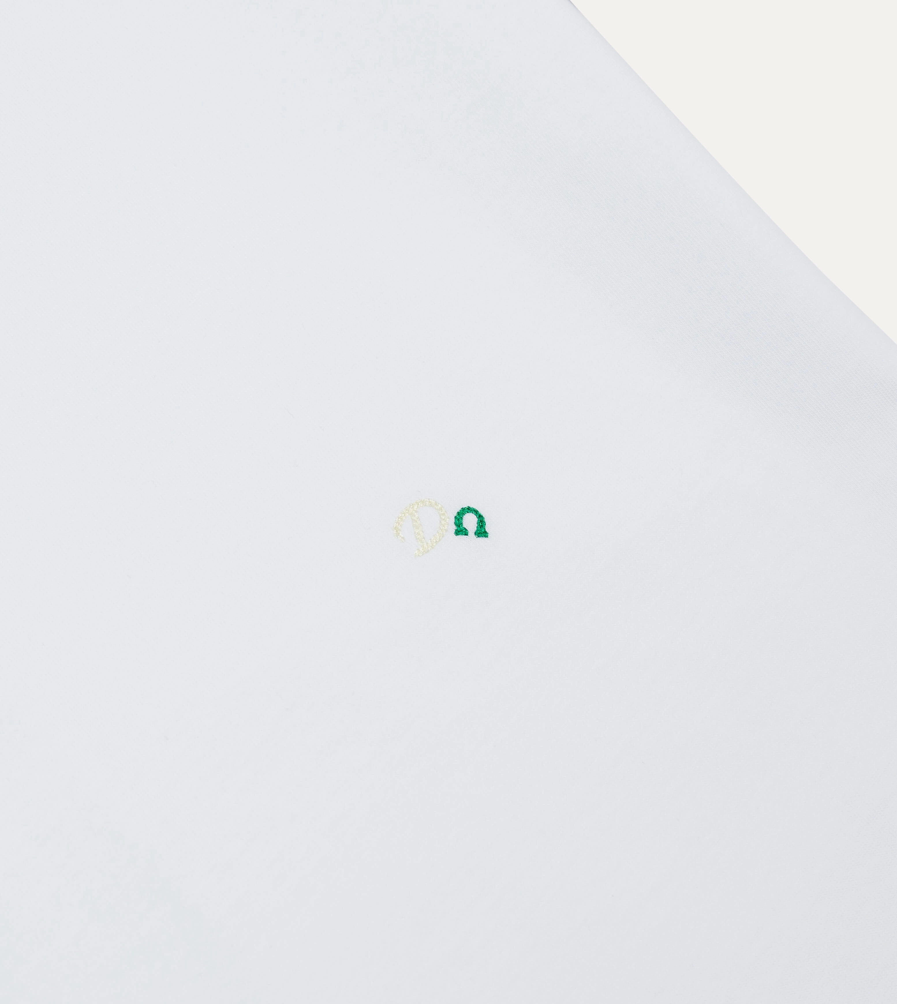 Breathable Stretch Fit Bold Look White Horseshoe Embroidered Crew Neck Hiking T-Shirt