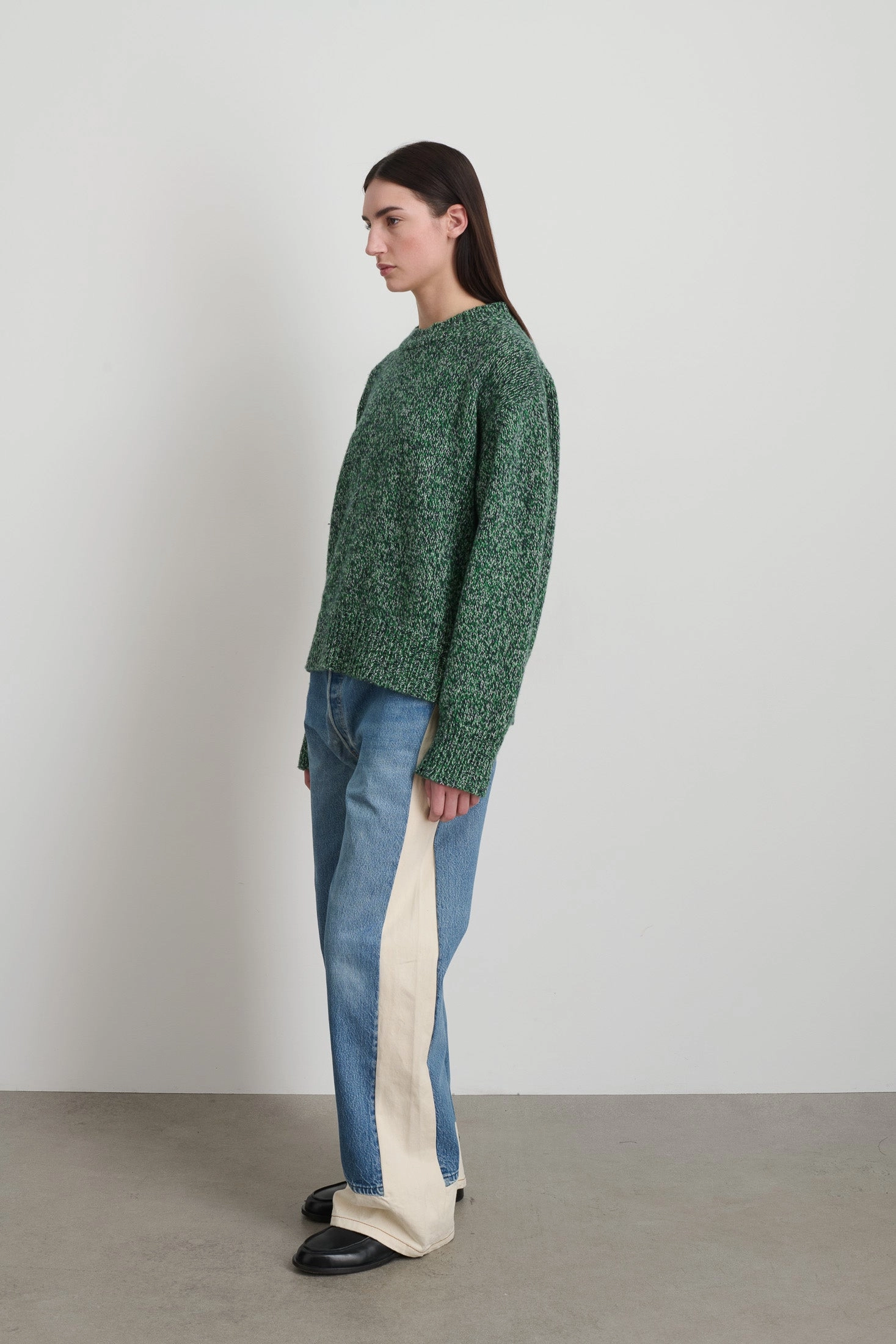 Resilient Stretch Fabric Fashion Forward Lambswool Crew Kelly Twist