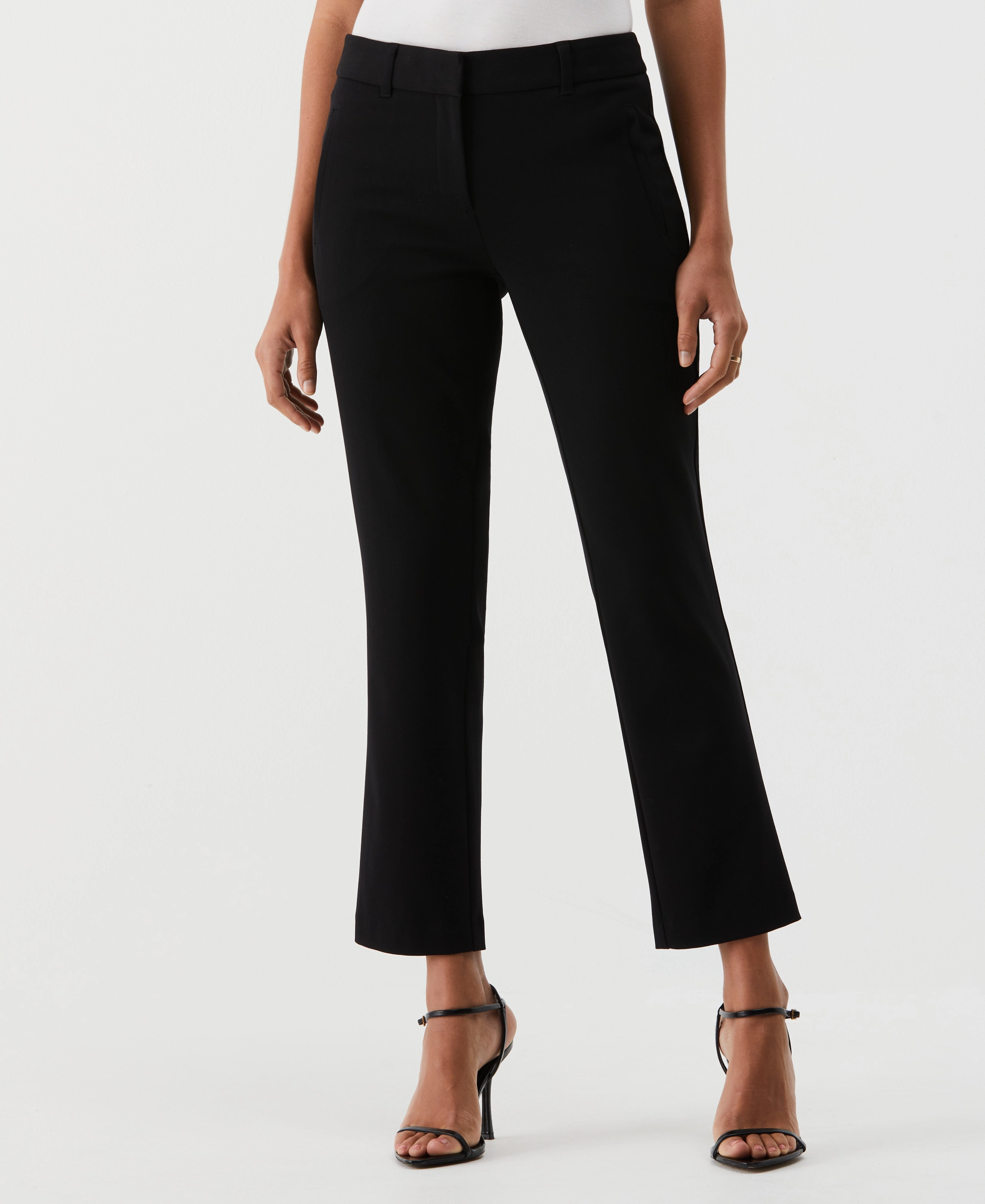 Relaxed Wear Straight Leg Ankle Pant