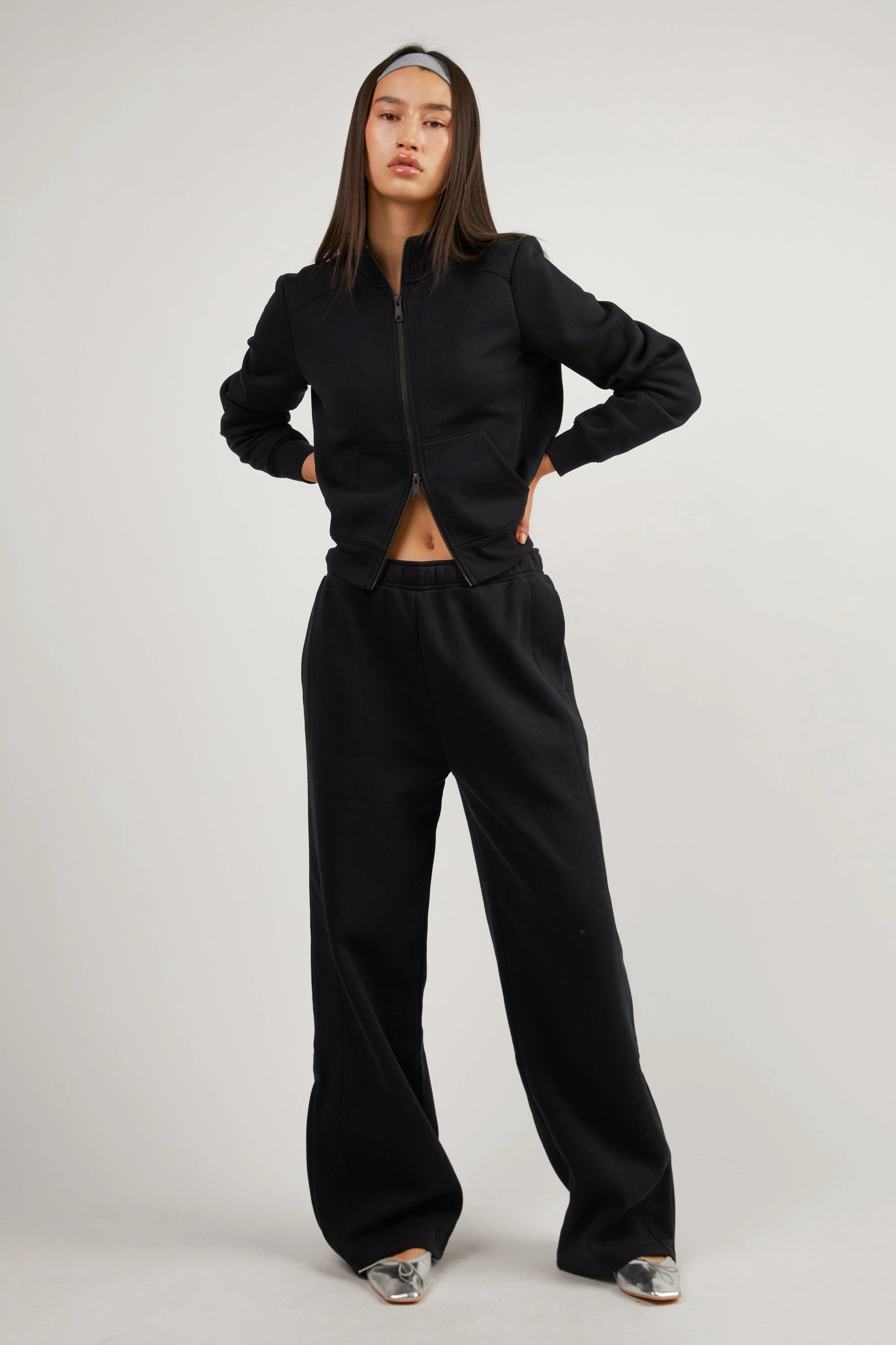 STRAIGHT LEG PANT WITH ZIP DETAIL Adaptable Style Utility pocket