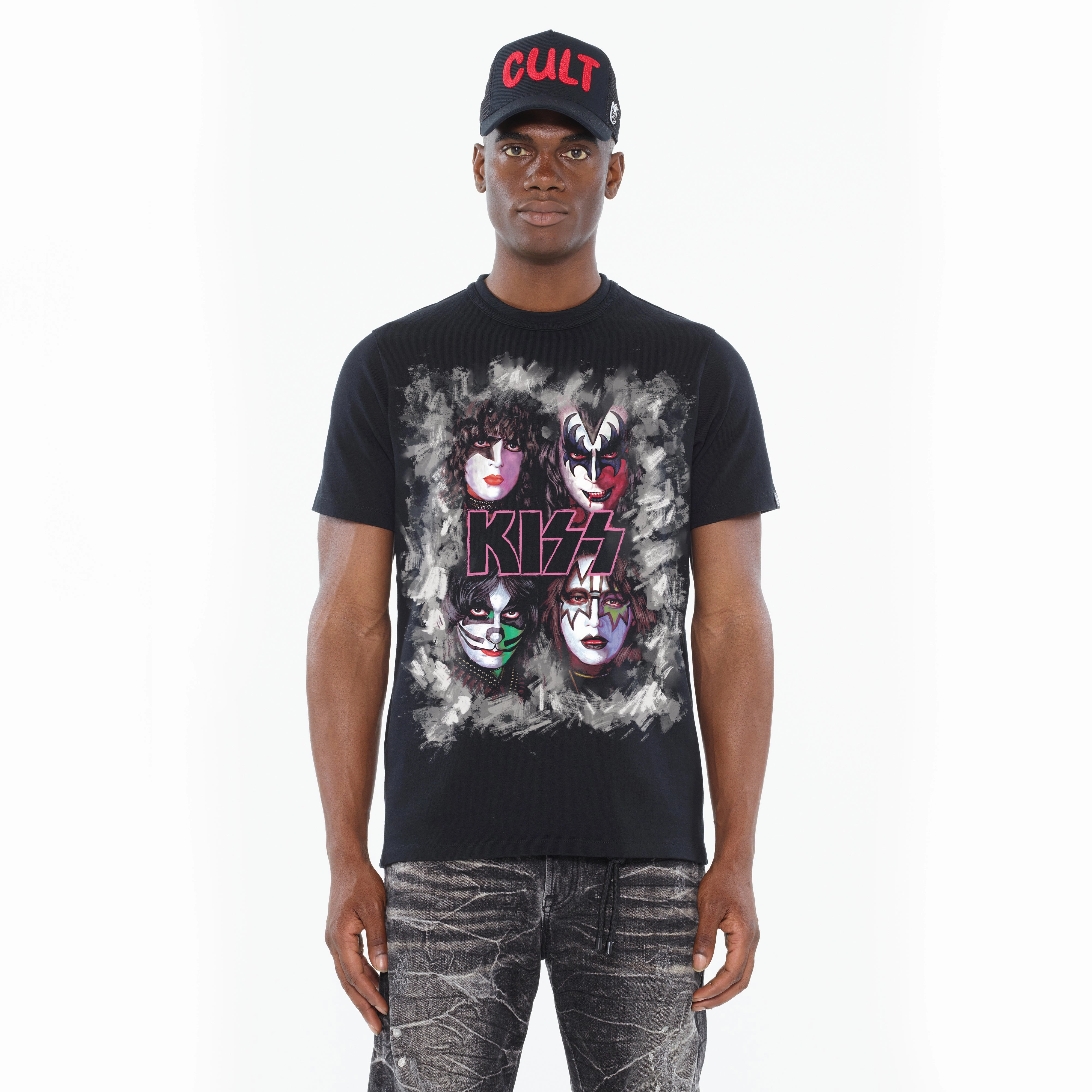 Cult's Heavyweight Short Sleeve Crew Neck Tee "Kiss Painted" in Black Relaxed Vibe