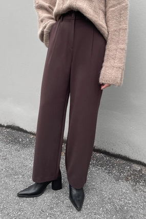 Lightweight insulation Low Rise Fit STRAIGHT LEG PANTS